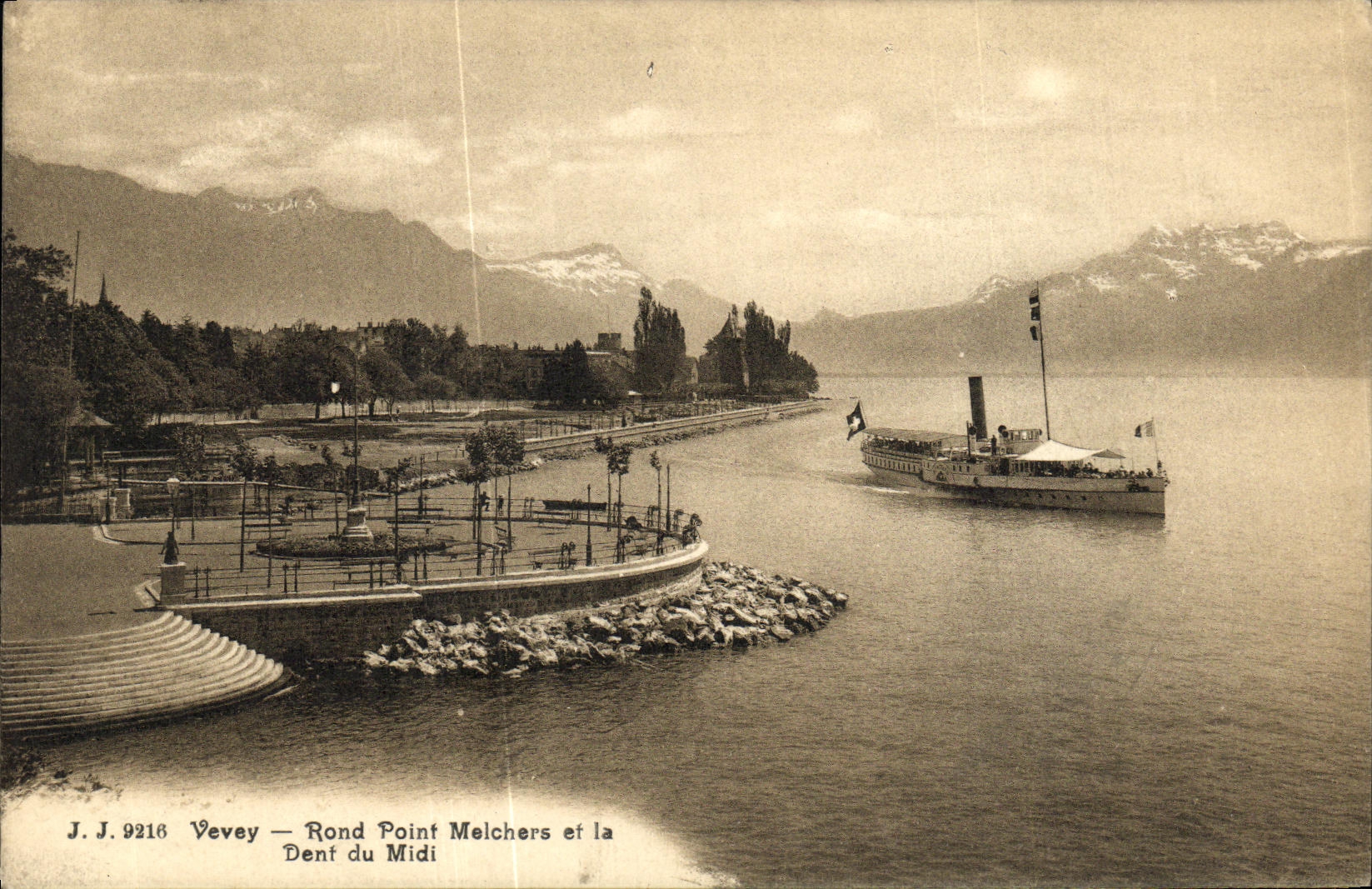 CPA Vevey Rond Point Melchers et la Dent Du Midi Bateau