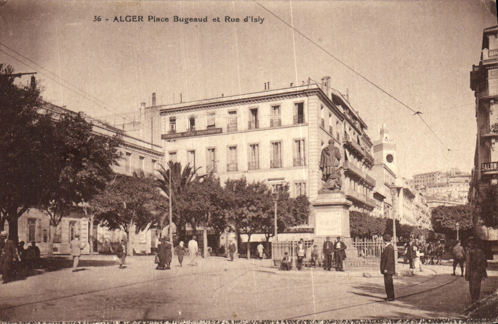 CPA Alger Place Bugeaud et Rue D Isly