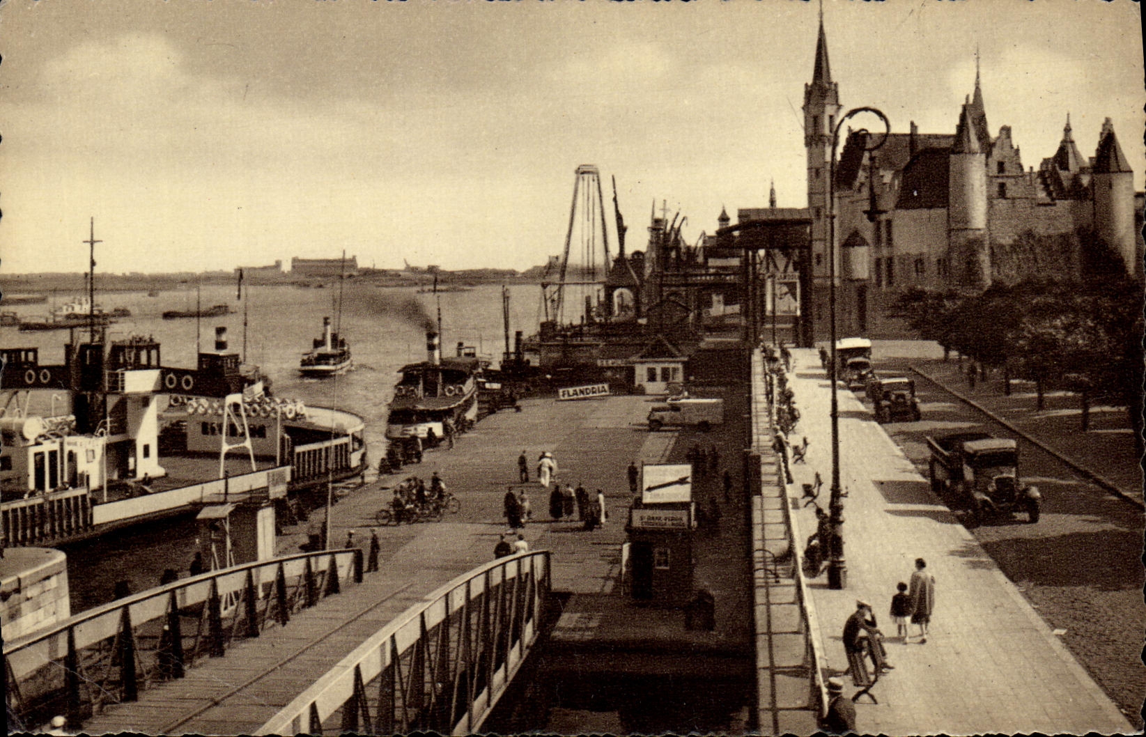 CPA Anvers Embarcadere du Steen Bateaux
