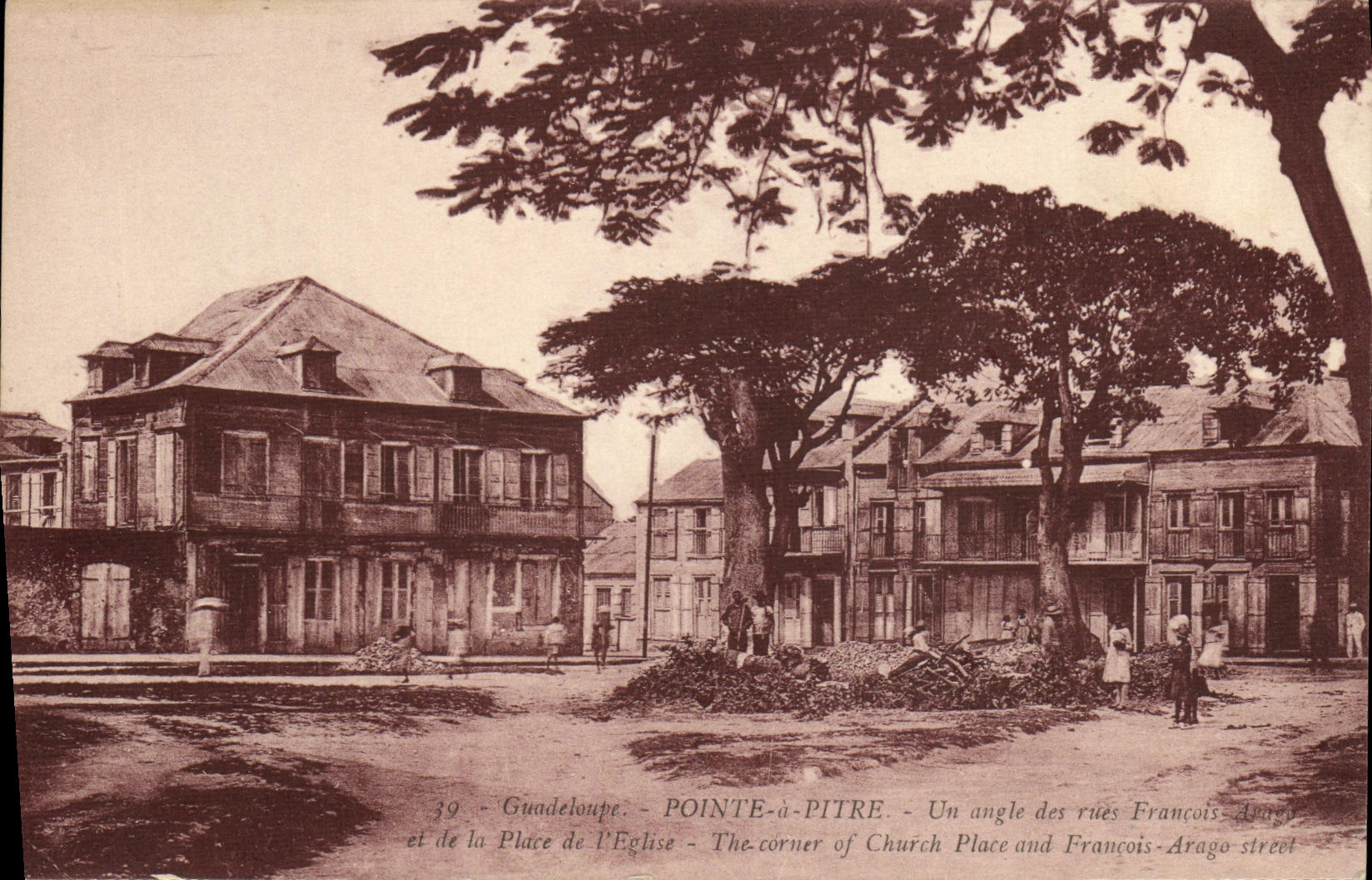Pointe-à-Pitre — Angle des rues François-Arago et Place de l'Église — P. Candalen