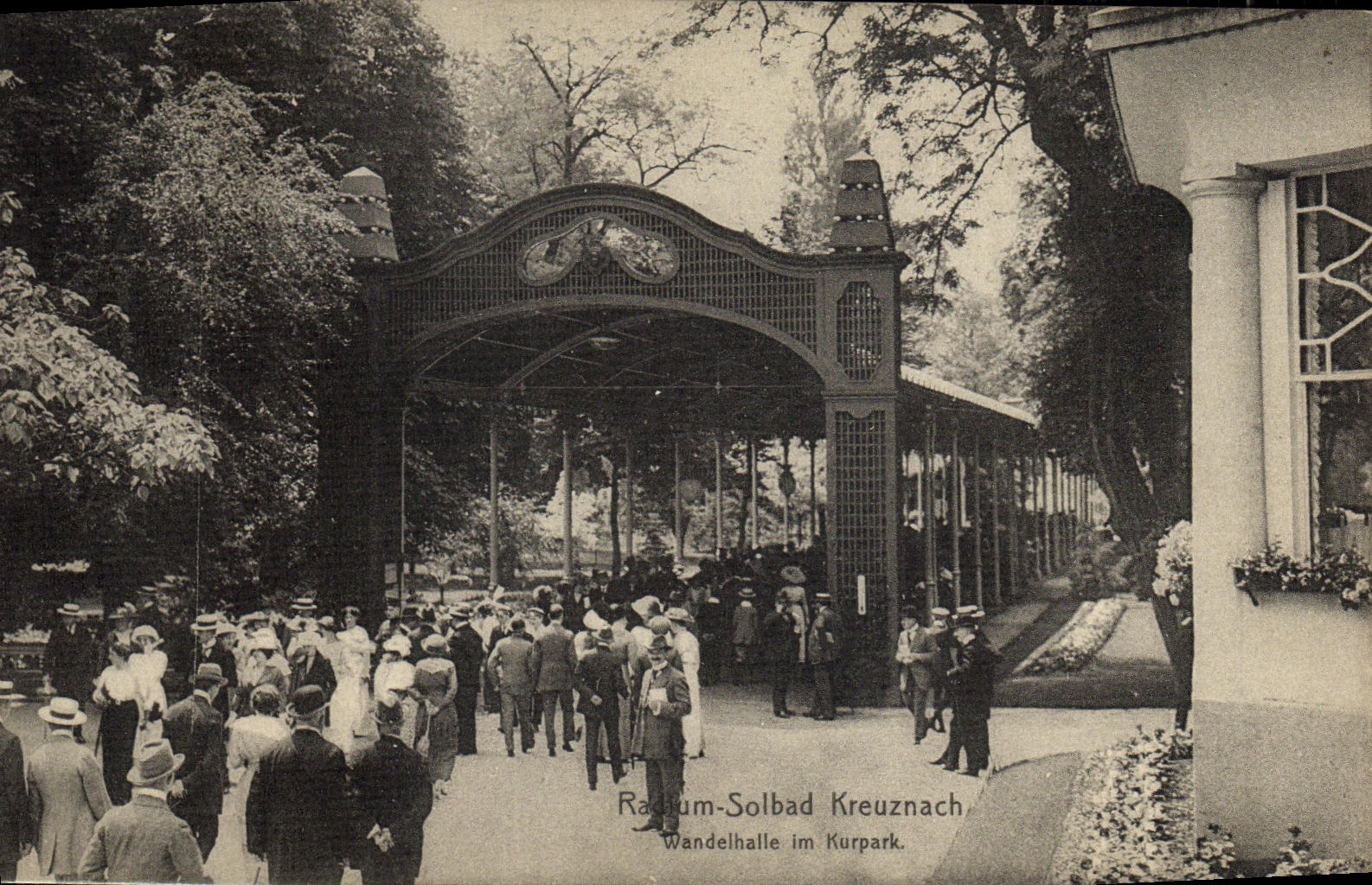Radium-Solbad Kreuznach — Wandelhalle im Kurpark — Photographie v. Ph. Does & Stihue, Verlag u. Verlag Kreuznach