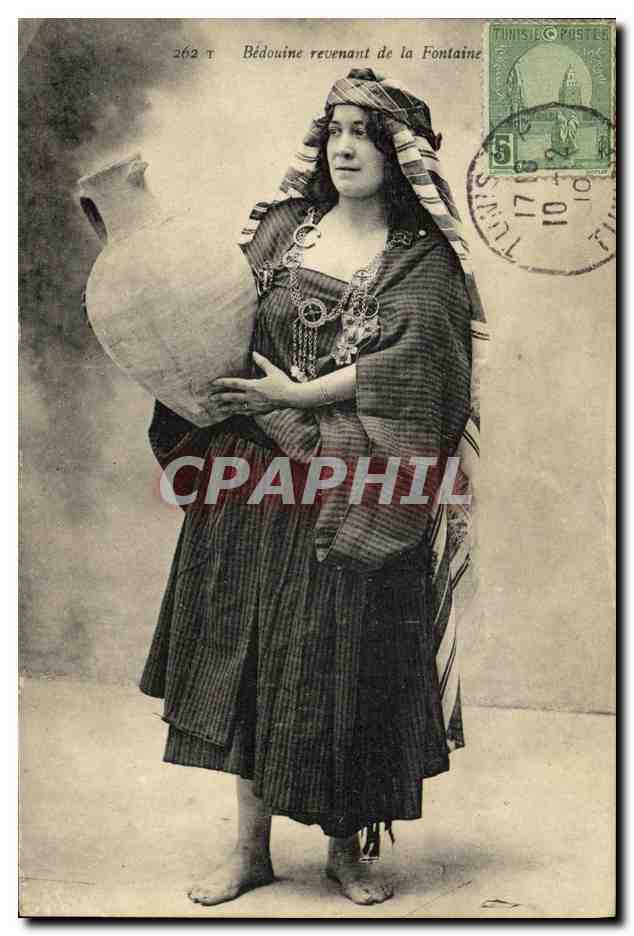CPA Bedouine revenant de la Fontaine Tunisie