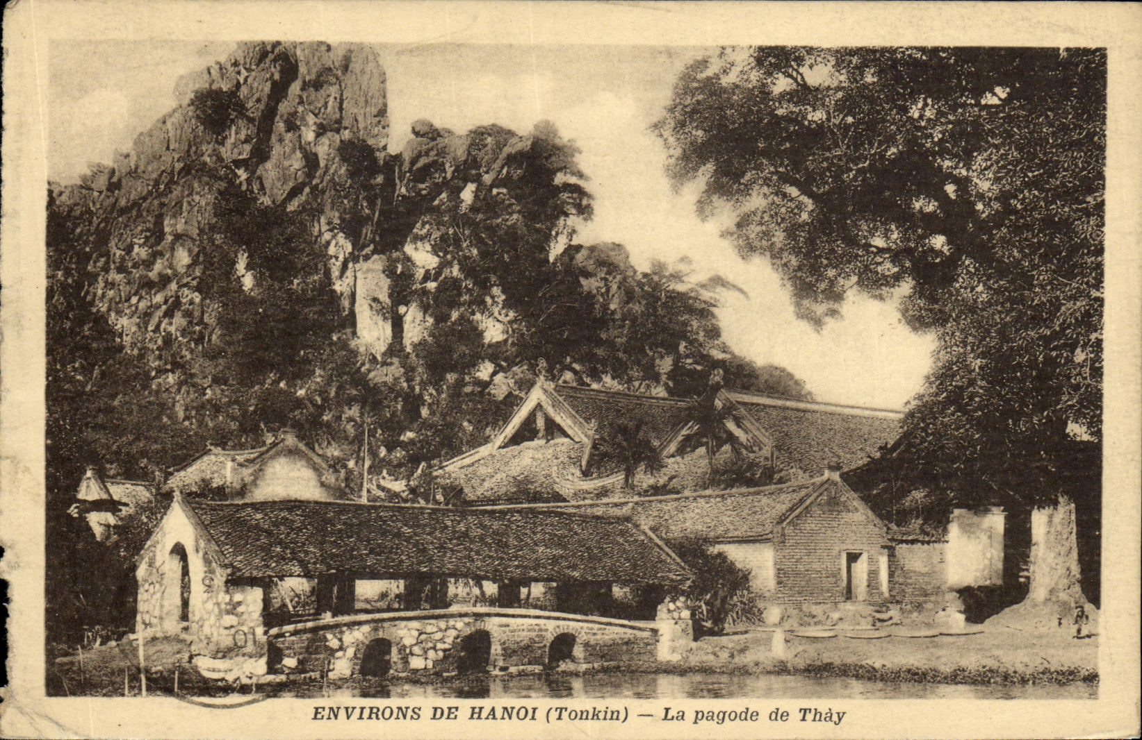 CPA Environs de Hanoi La pagode de Thay Tonkin Indochine 