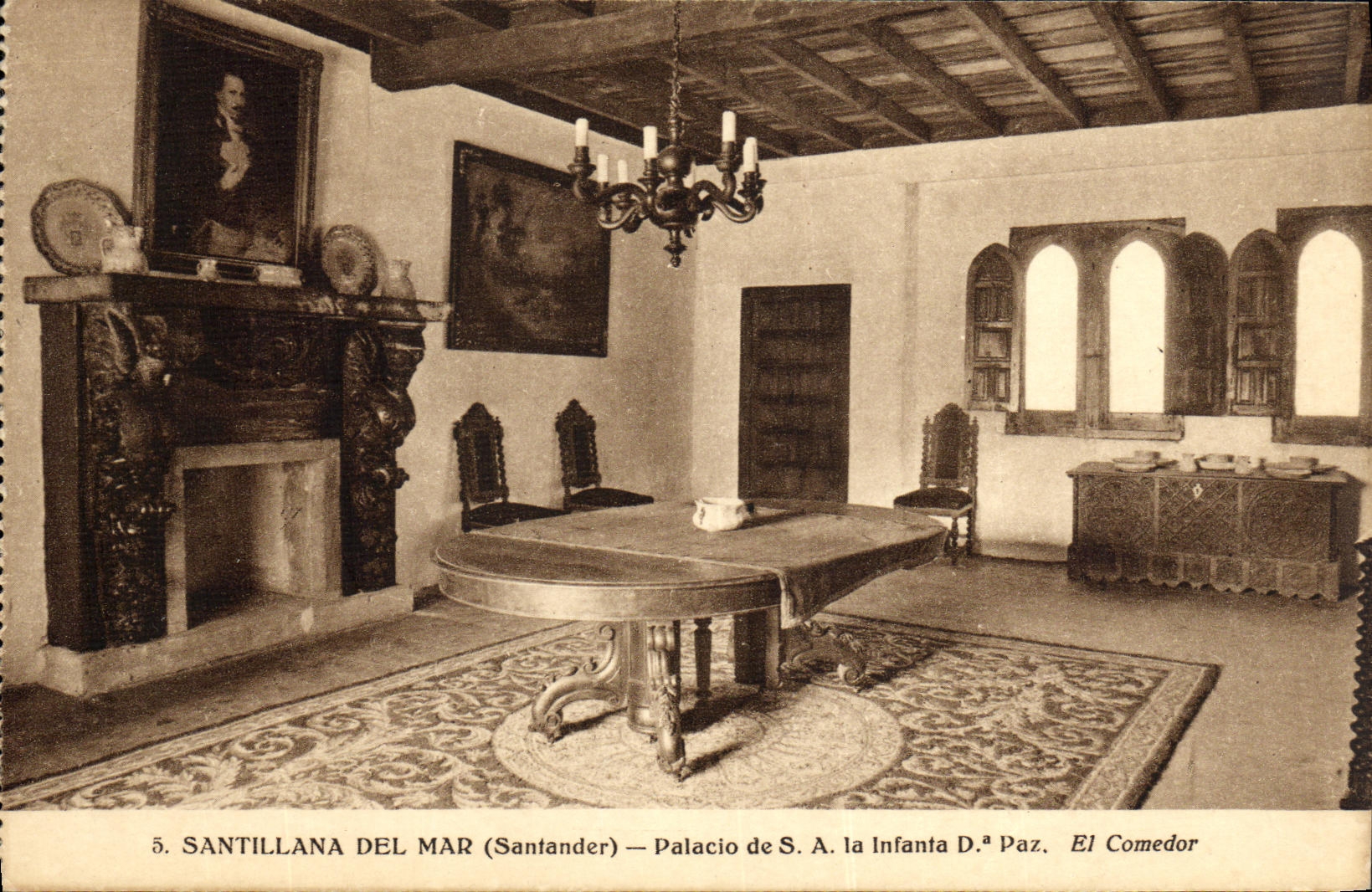 Santillana del Mar (Santander) — Palacio de S.A. la Infanta D.ª Paz. El Comedor