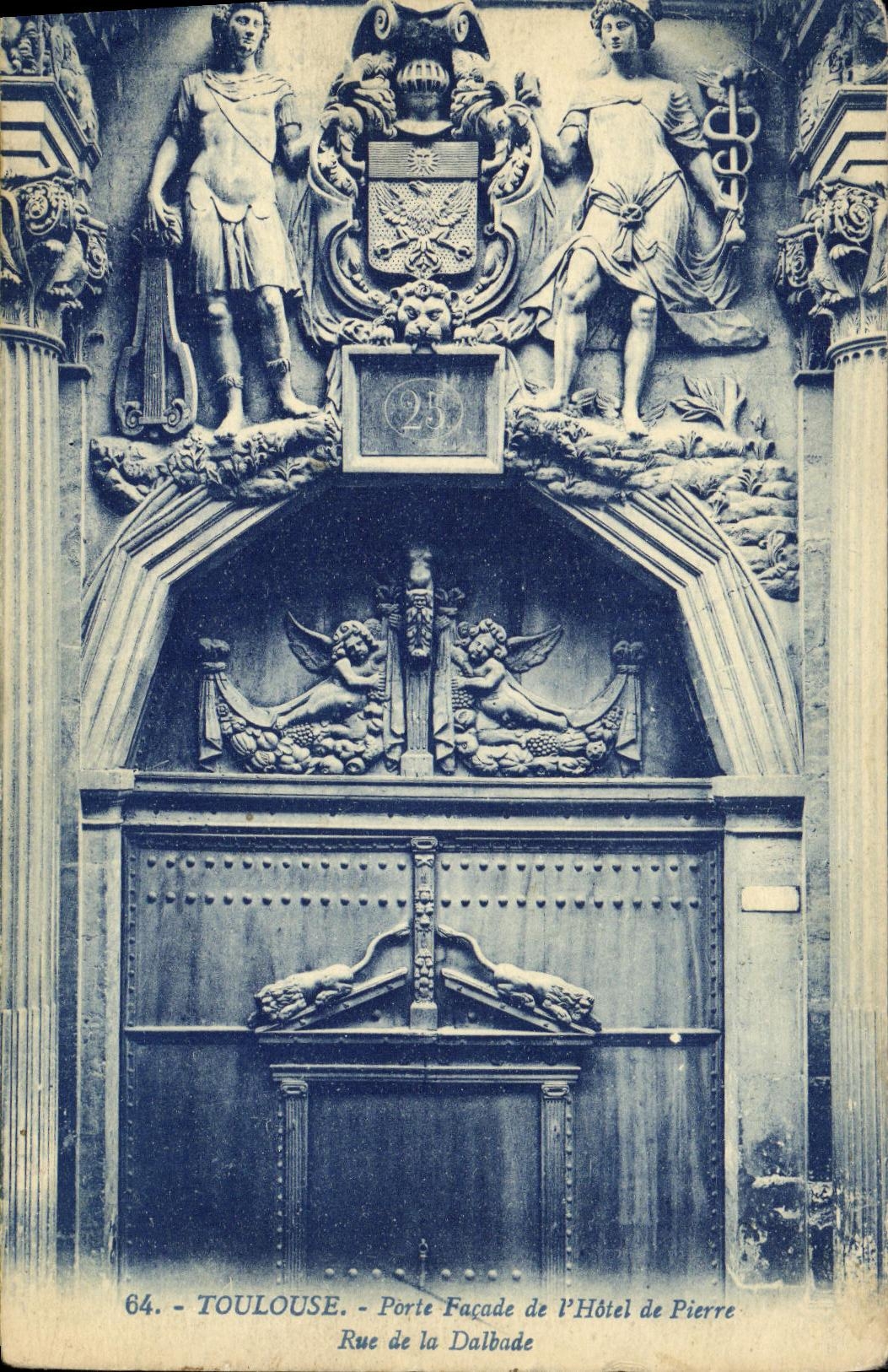 CPA Toulouse Porte Facade de L Hotel de Pierre Rue de la Dalbade