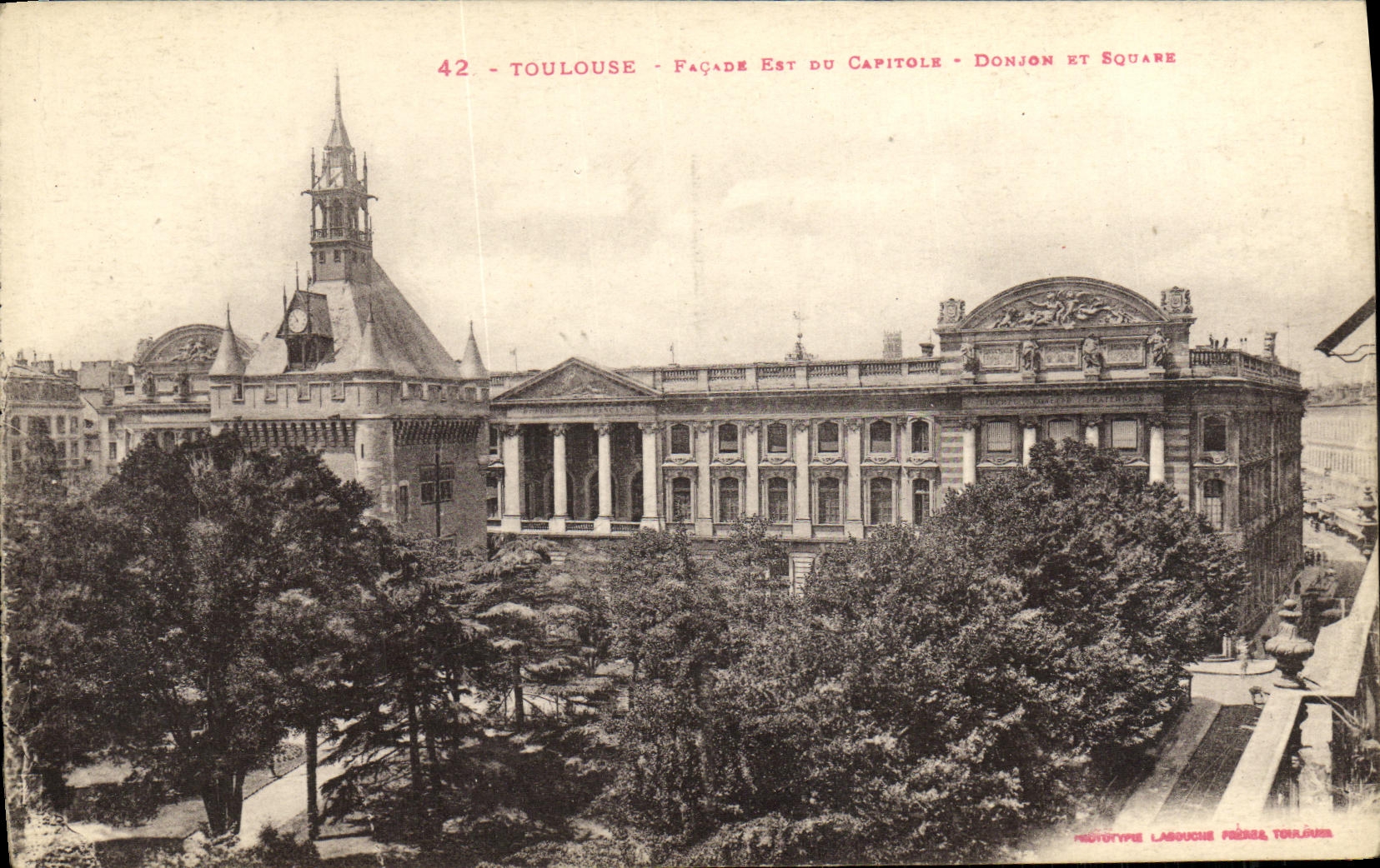 Toulouse - Façade Est du Capitole - Donjon et Square — Phototype Labouche, Toulouse, n°42