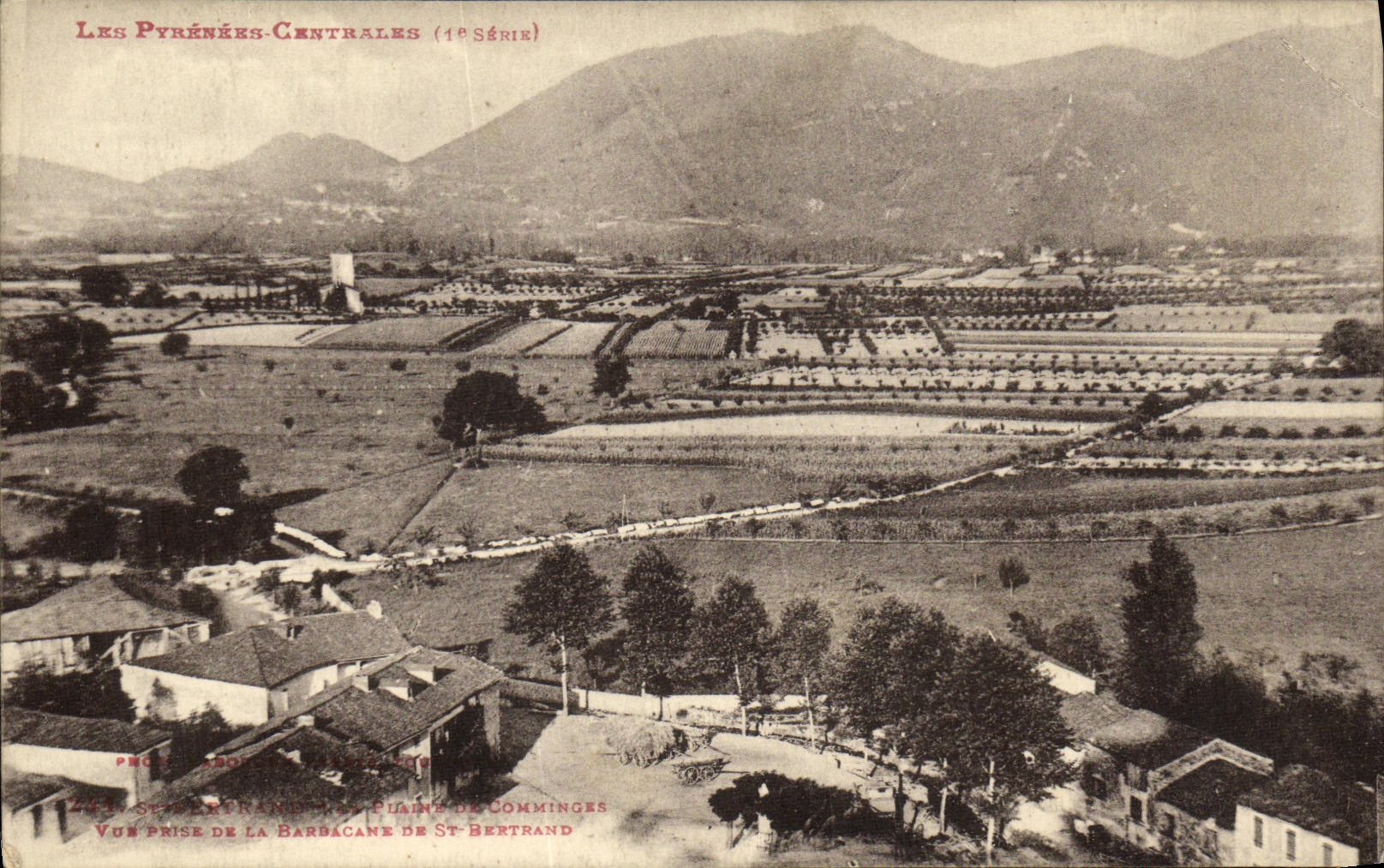 CPA Saint Bertrand De Comminges Vue prise de la Barbacane de St Bertrand 