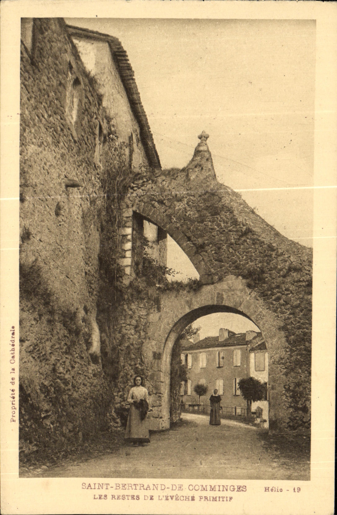 CPA Saint Bertrand De Comminges Les Restes De L eveche primitif
