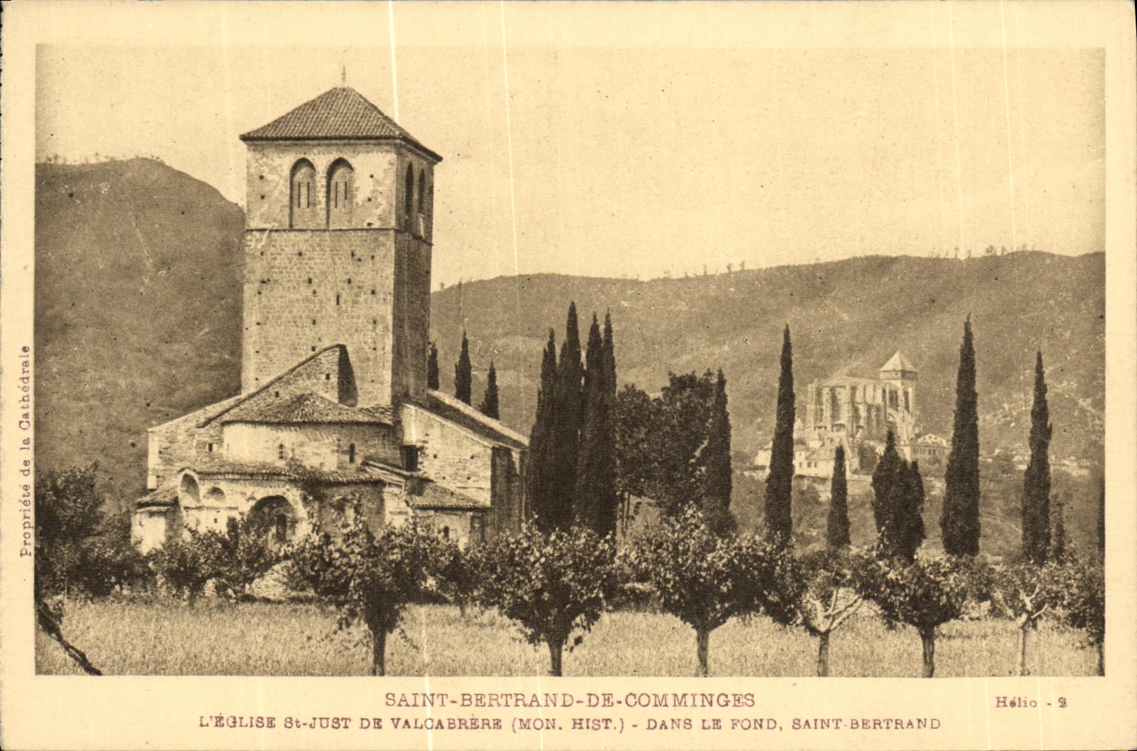 CPA Saint Bertrand De Comminges L Eglise St Just De Valcabrere Dans le fond St Bertrand 