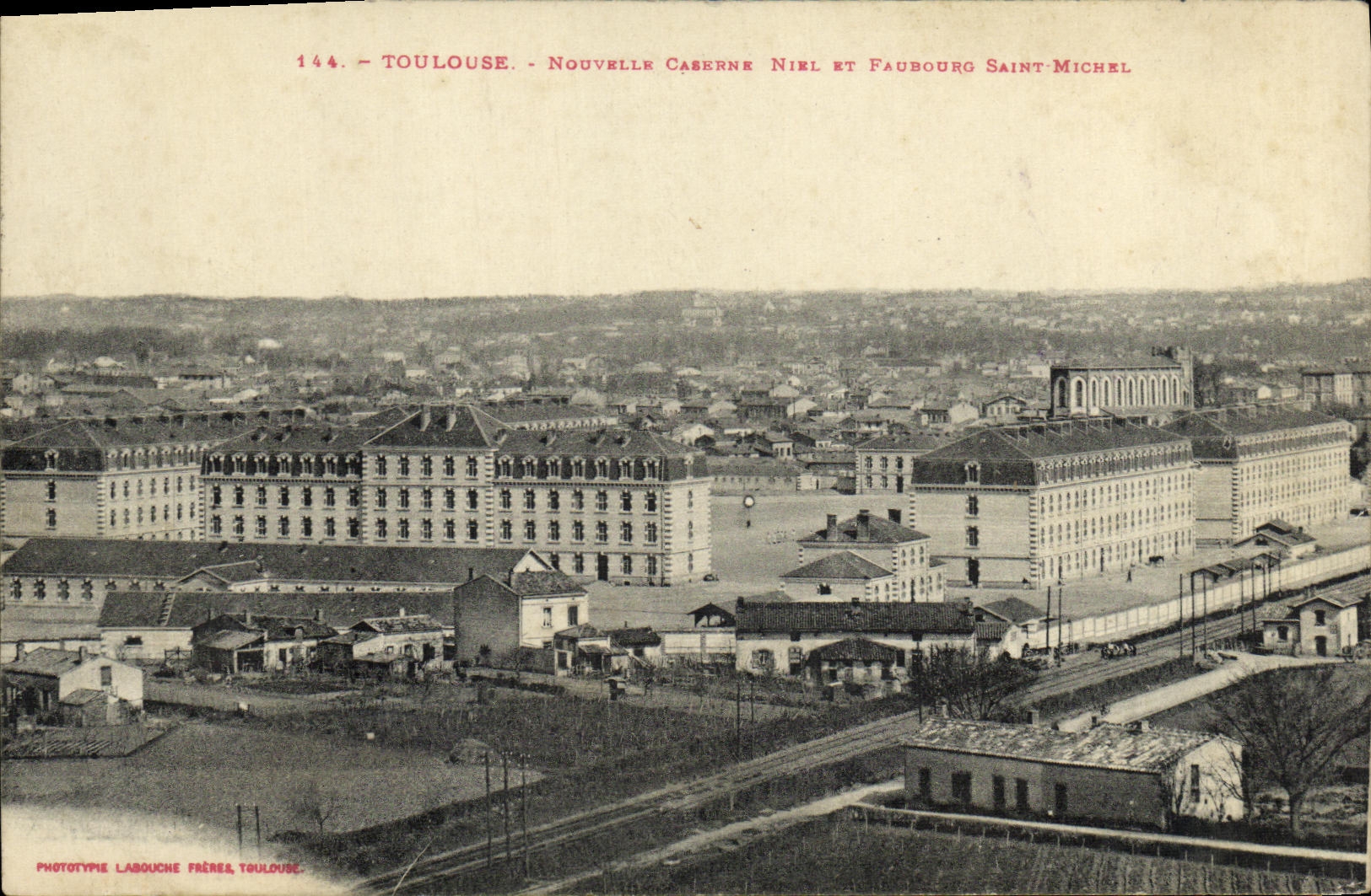CPA Toulouse Nouvelle Caserne Niel et faubourg Saint Michel Militaria 