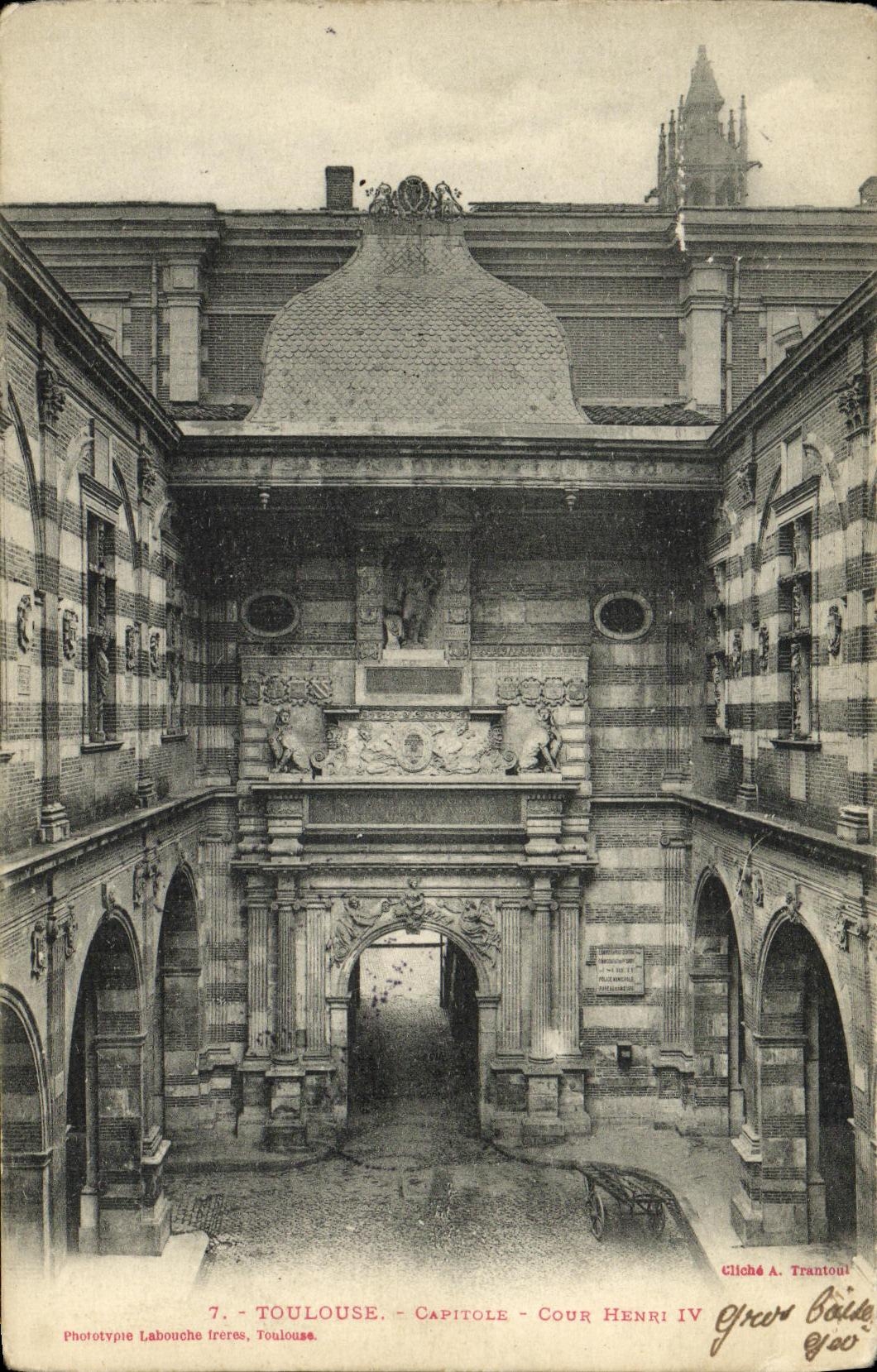 Toulouse - Capitole - Cour Henri IV — Phototypie Labouche frères, Toulouse, n°7