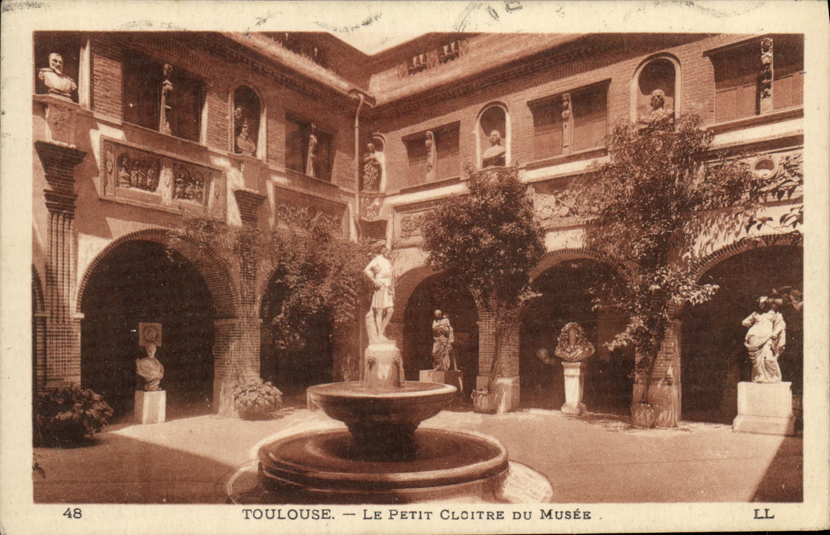 Toulouse — Le Petit Cloître du Musée — LL, n°48
