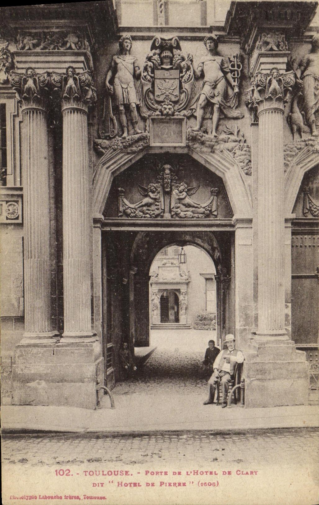 CPA Toulouse Porte De L Hotel De Clary dit Hotel de pierre