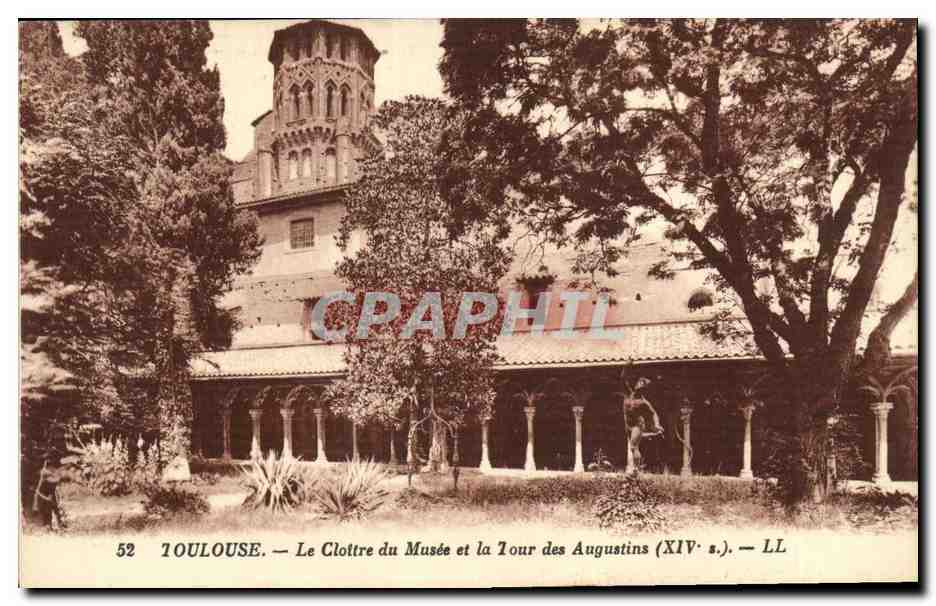 Toulouse — Der Cloister des Museums und die Turm der Augustiner (14. Jahrhundert) — LL