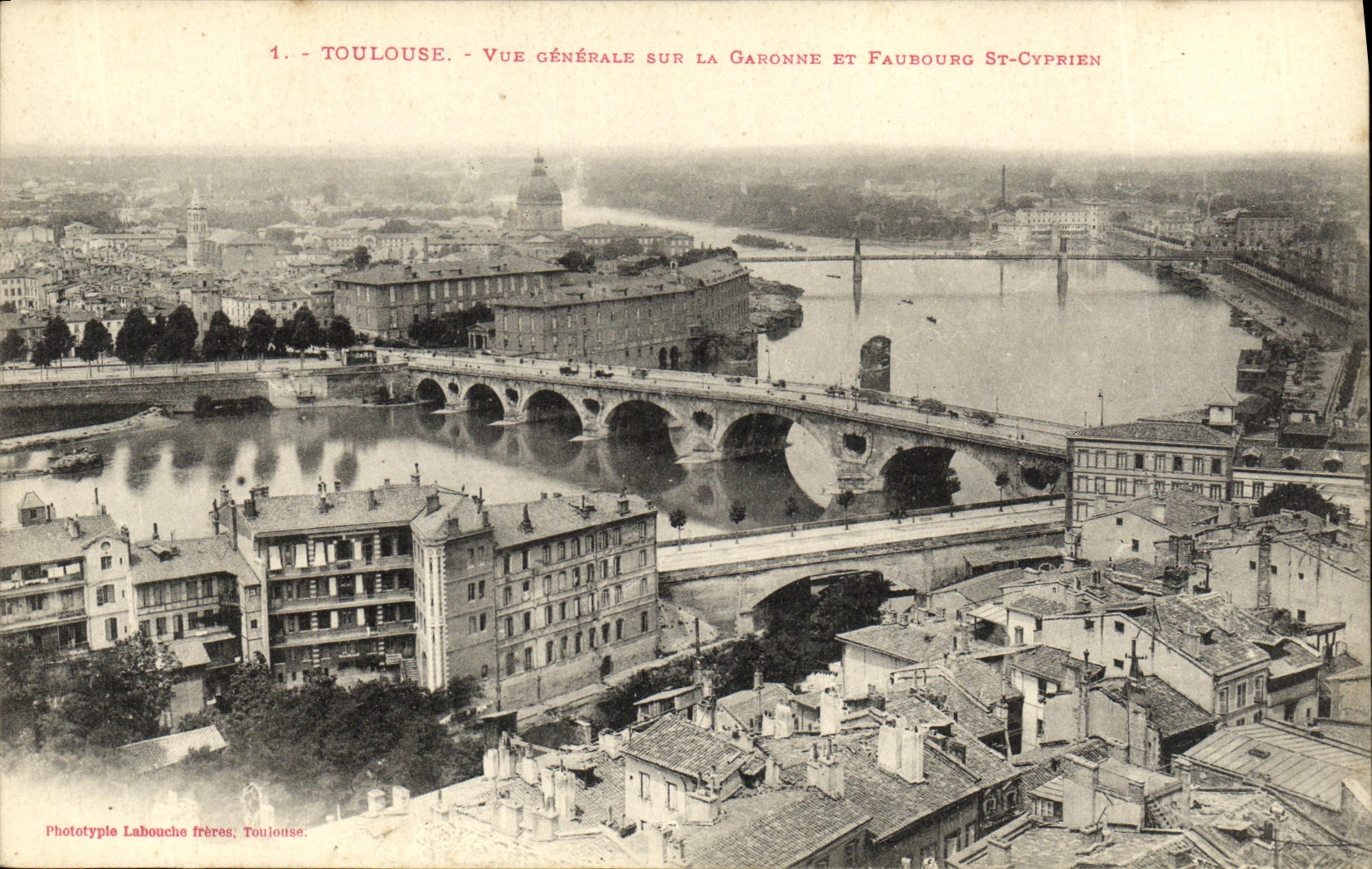 CPA Toulouse Vue Generale Sur La Garonne Et Faubourg St Cyprien