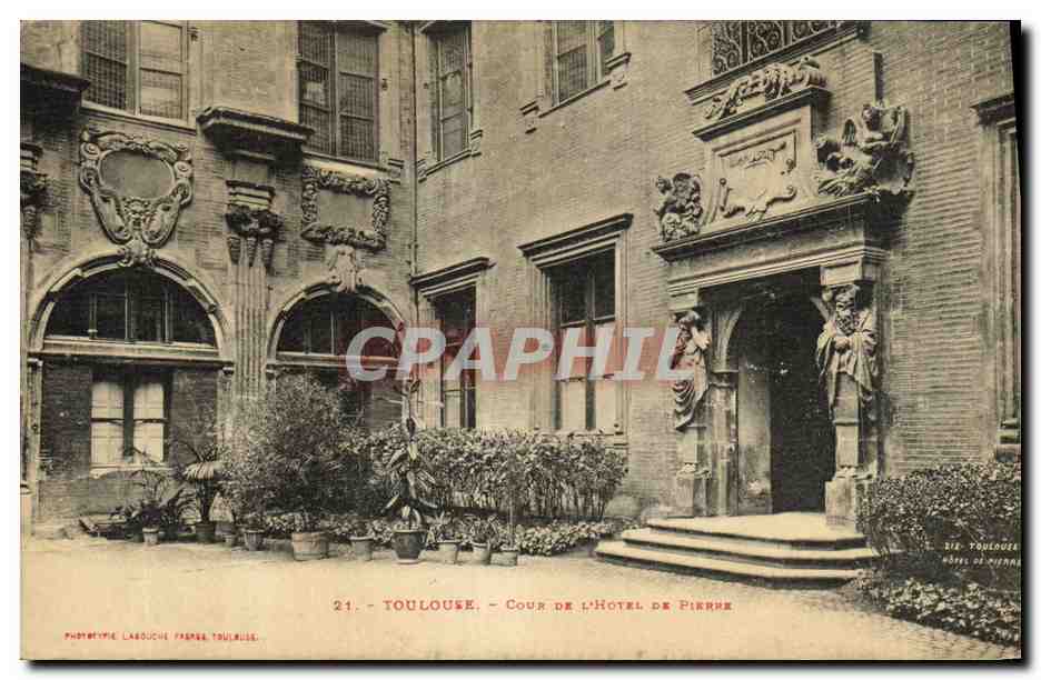 CPA Toulouse Cour De L Hotel De Pierre