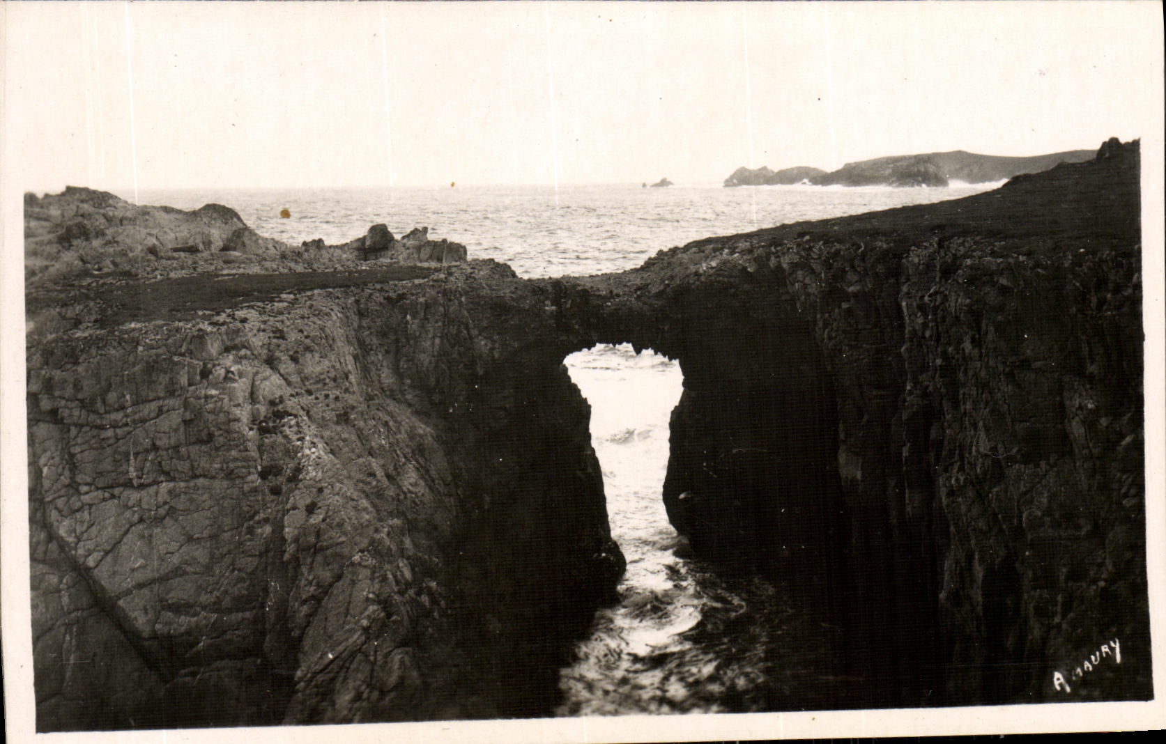 Ouessant — Pont naturel de Pen ar Ru Meur — A. Aury