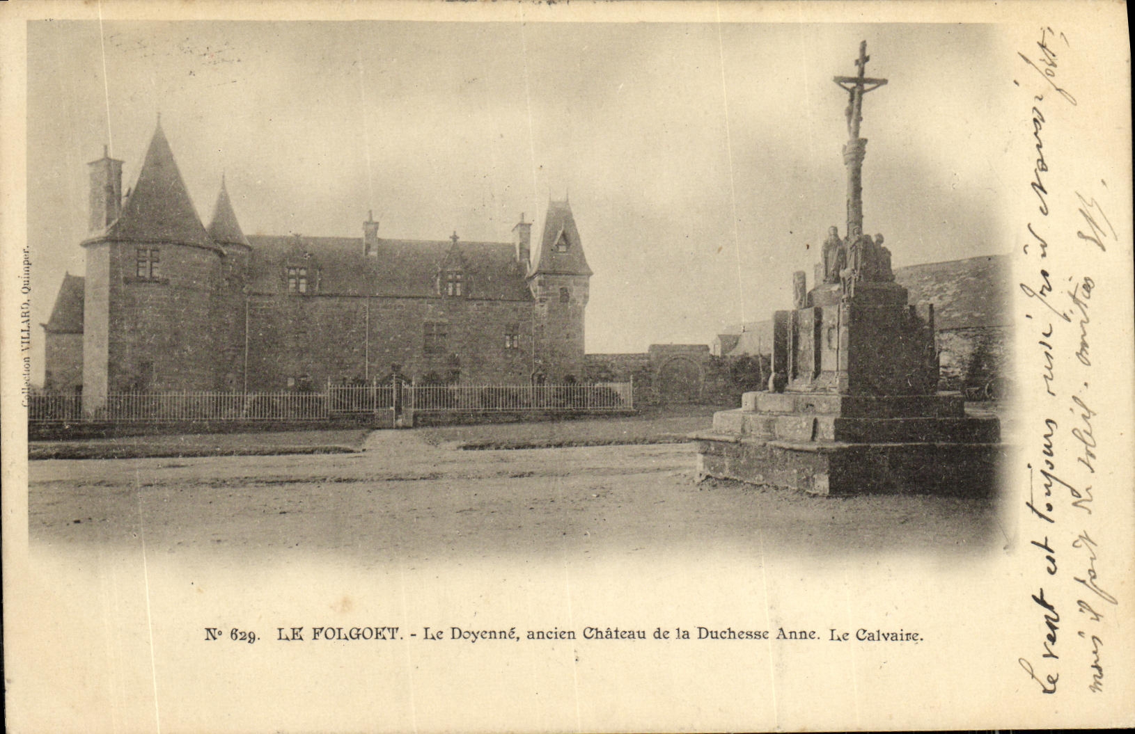 CPA Le Folgoet Le Doyennt ancien chateau de la Duchesse Anne