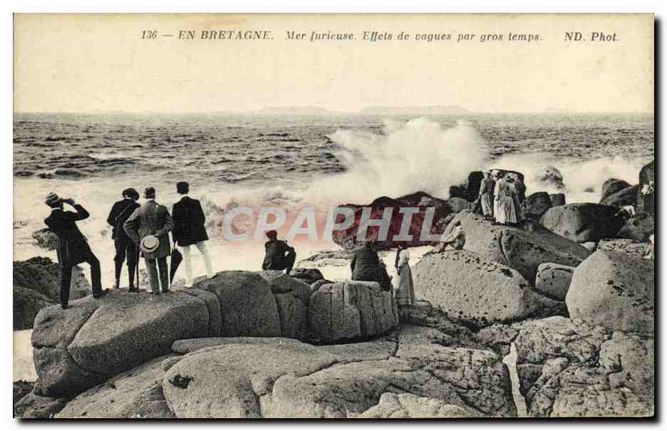CPA En Bretagne Mer furieuse Effets de Vagues Par Gros Temps