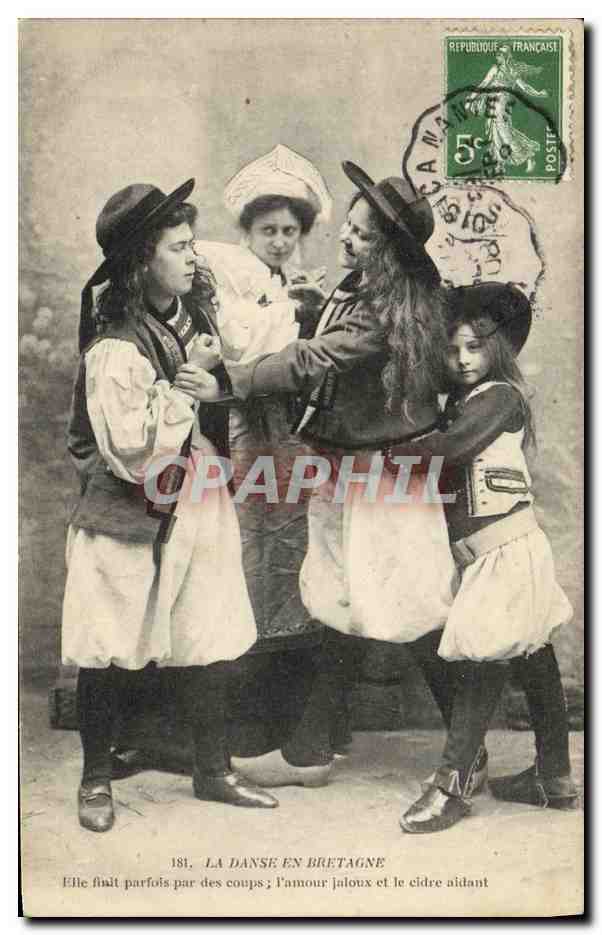 CPA La Danse en Bretagne Folklore