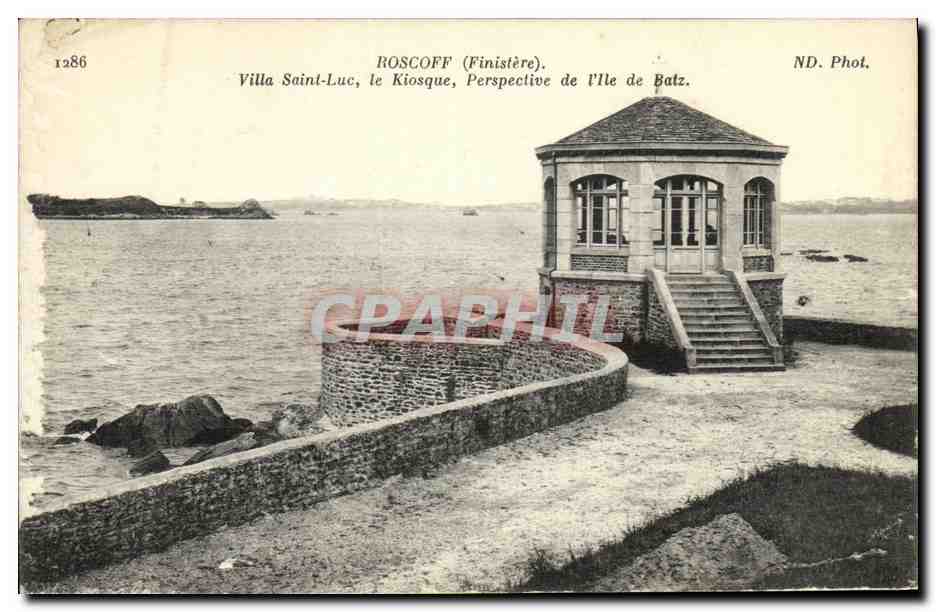 CPA Roscoff Villa Saint Luc le Kiosque Perspective de l lle de Batz