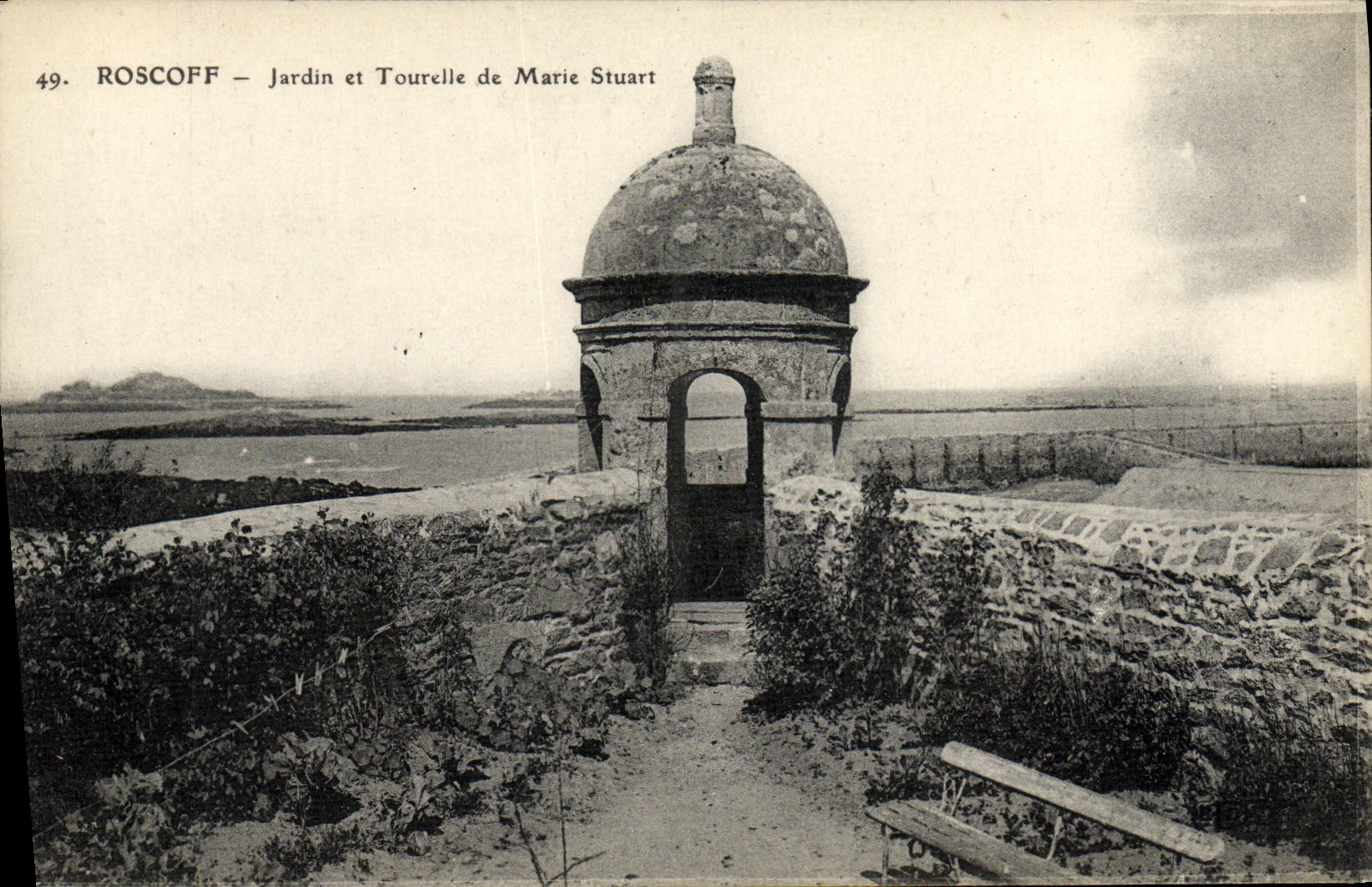 CPA Roscoff Jardin et Tourelle de Marie Stuart