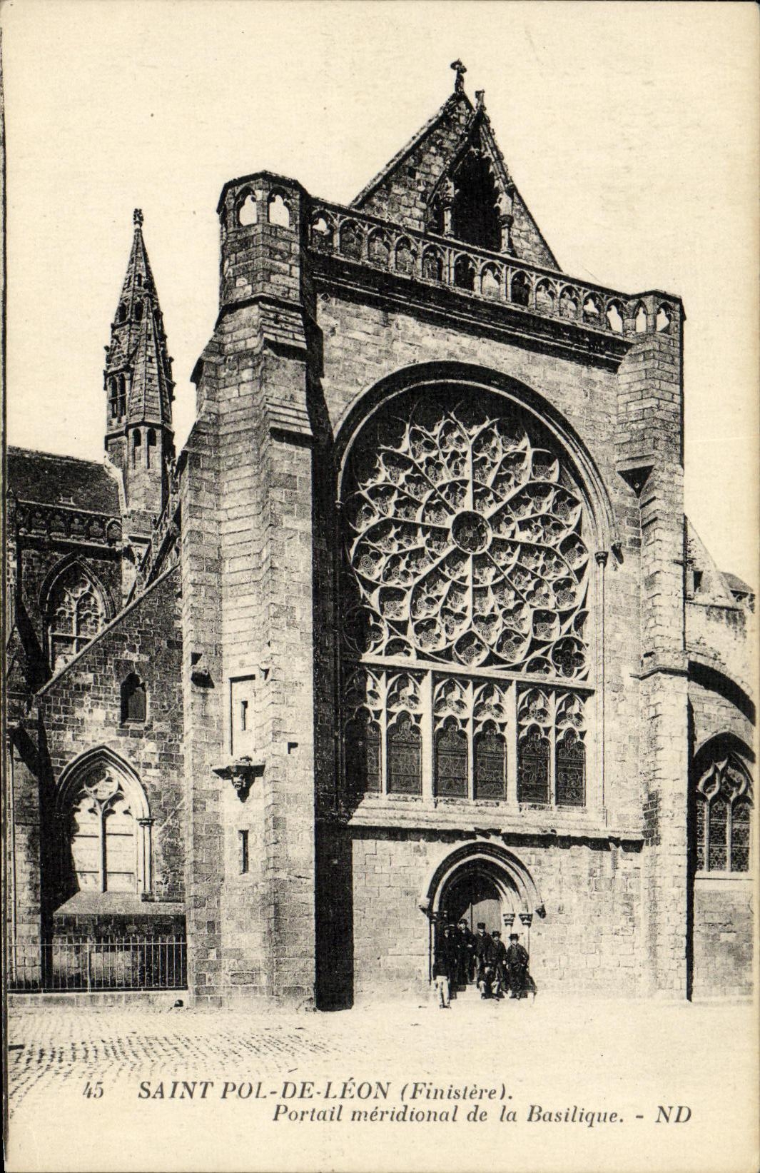 CPA Saint Pol de Leon Portail meridional de la Basilique