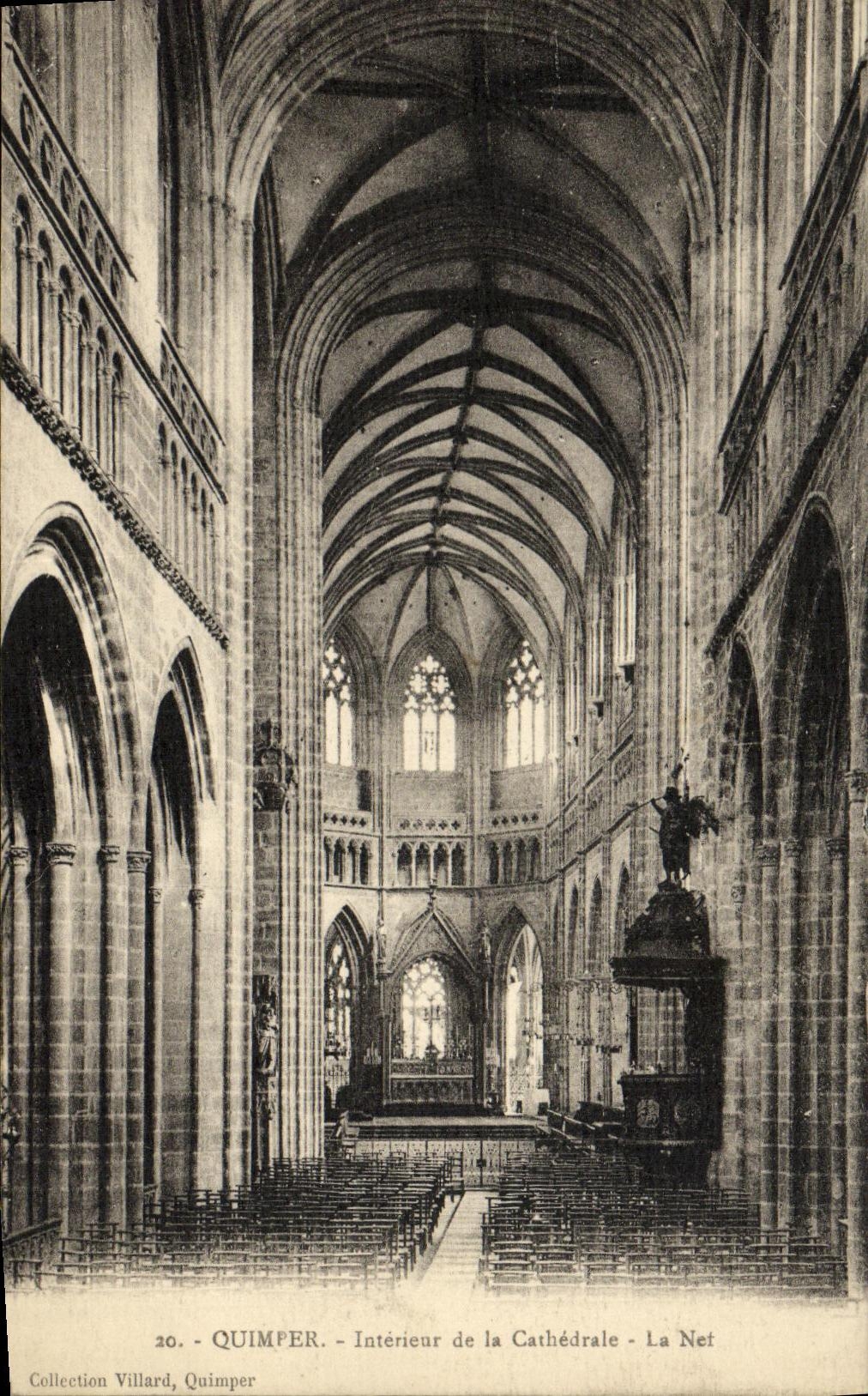 CPA Quimper Interieur de la Cathedrale La Nef