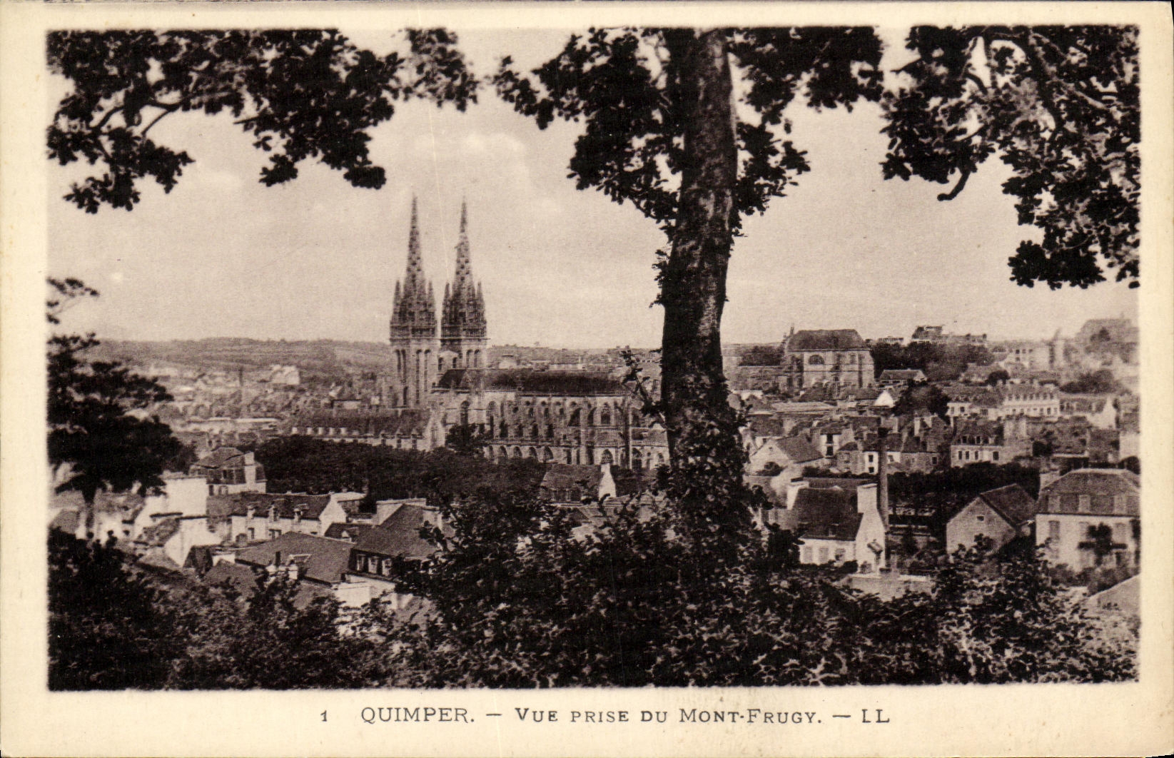 CPA Quimper Vue prise du Mont Frugy