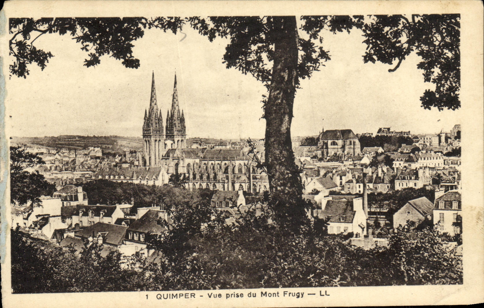 CPA Quimper Vue prise Mont Frugy