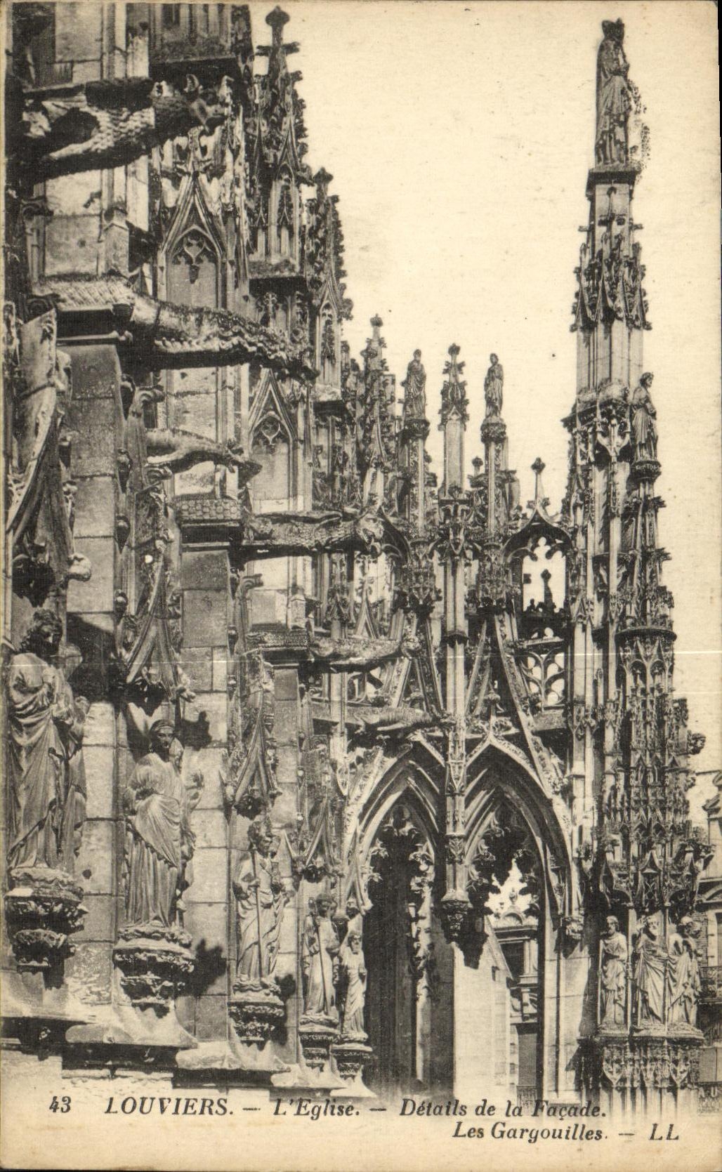 CPA Louviers L Eglise Details de la Facade Les Gargouilles