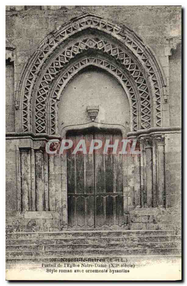 Nogent-le-Retraint — Portal de la Iglesia de Notre-Dame (siglo XI) — Estilo románico con adornos bizantinos — Chauffrey, Nogent-le-Retraint (E.-et-L.)