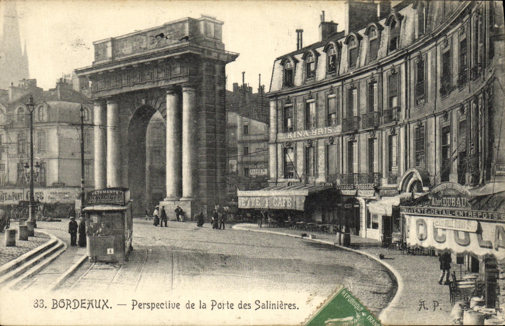 CPA Bordeaux Perspective de la Porte des Salinieres Tramway