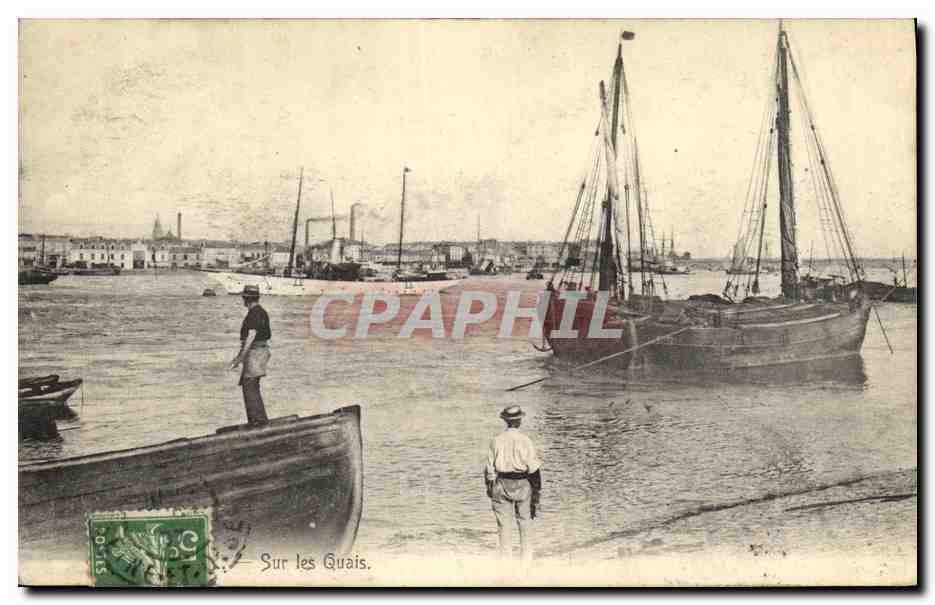 CPA Bordeaux Sur les Quais Bateaux