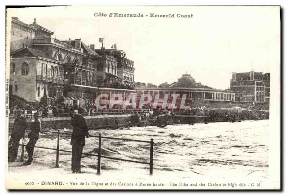 Dinard - Vue de la Digue et des Casinos à marée haute - G M.