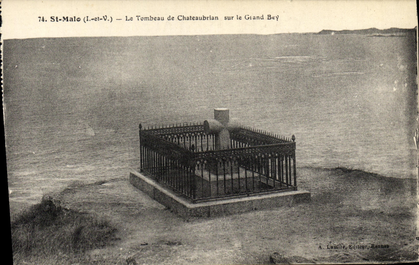 St-Malo (I.-et-V.) — Le Tombeau de Chateaubrian sur le Grand Bey — A. Lamire, Éditeur, Rennes