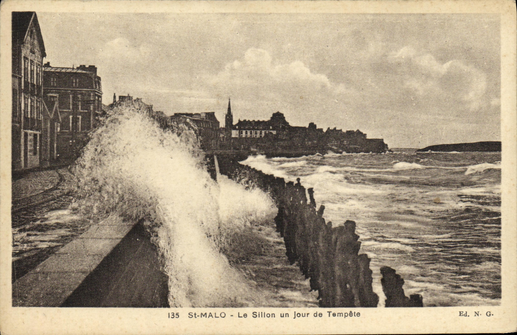St-Malo - Le Sillon un jour de Tempête — Ed. N.G. n°135