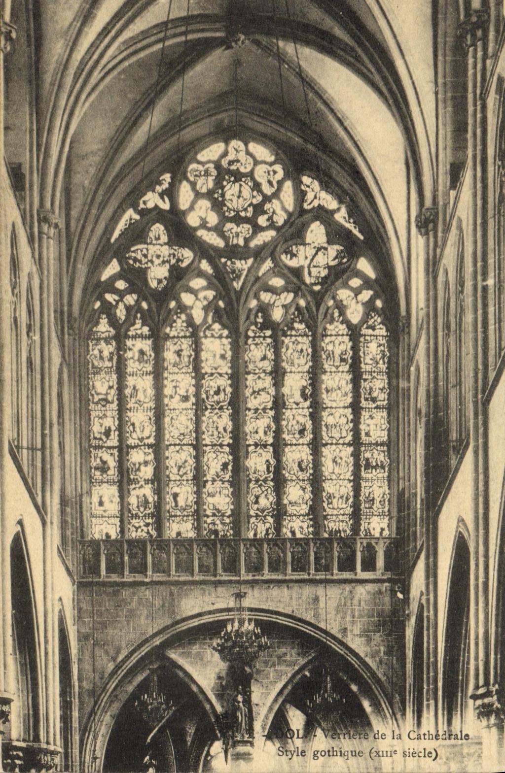 CPA Dol Verriere de la cathedrale Style gothique
