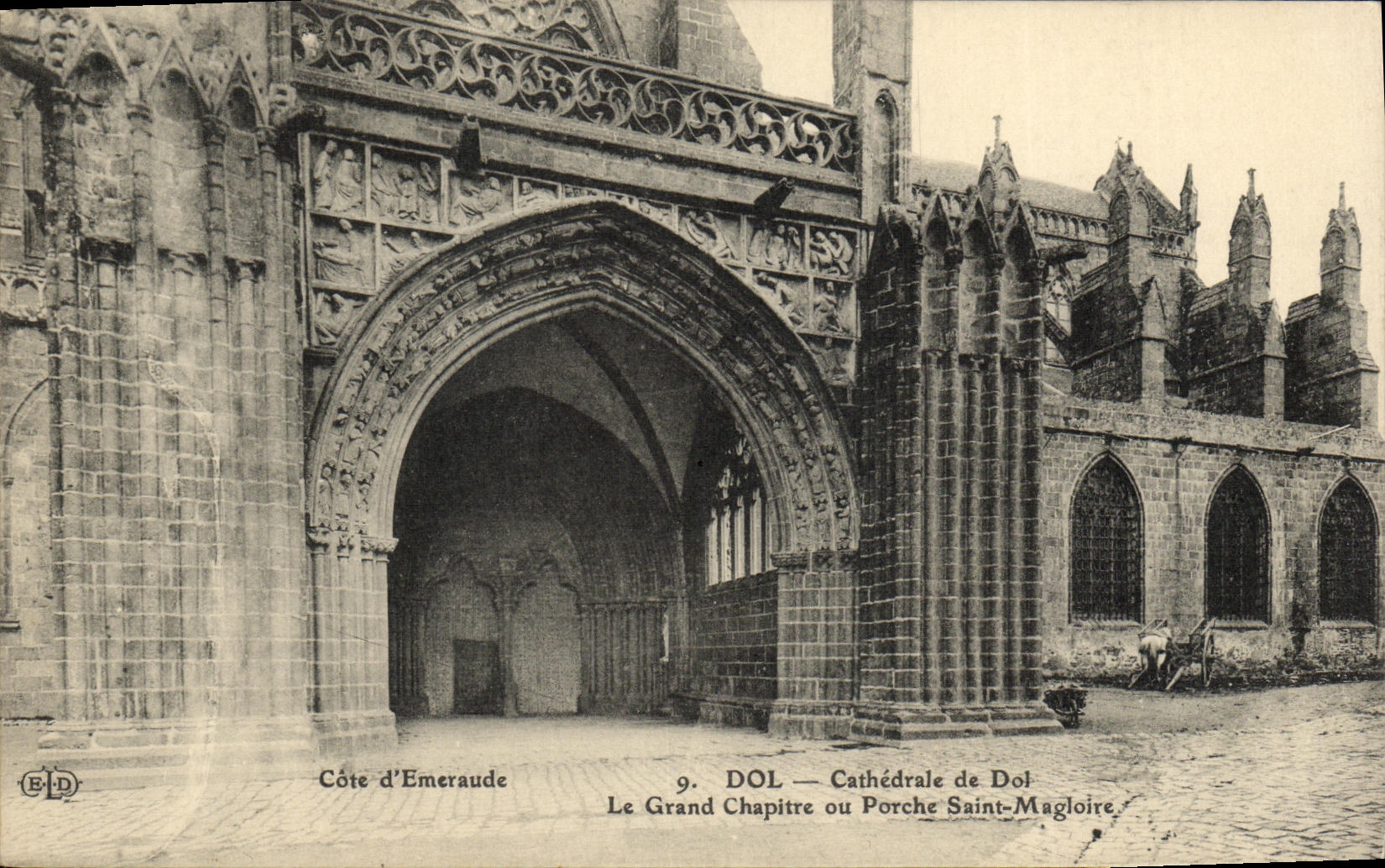Dol — Cathédrale de Dol. Le Grand Chapitre ou Porche Saint-Magloire — Côte d’Émeraude, n°9