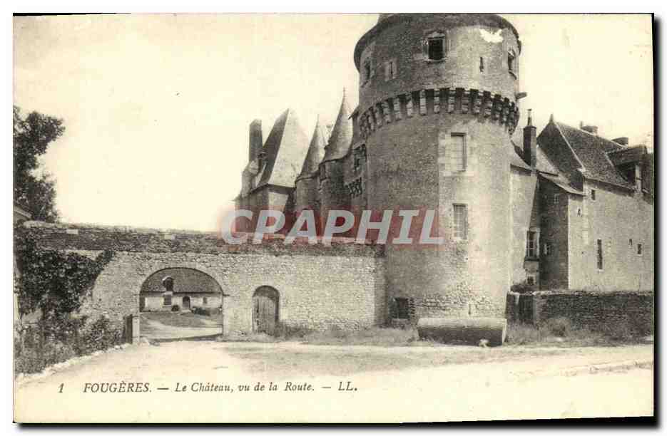 CPA Fougeres Le Chateau Vu de la Route