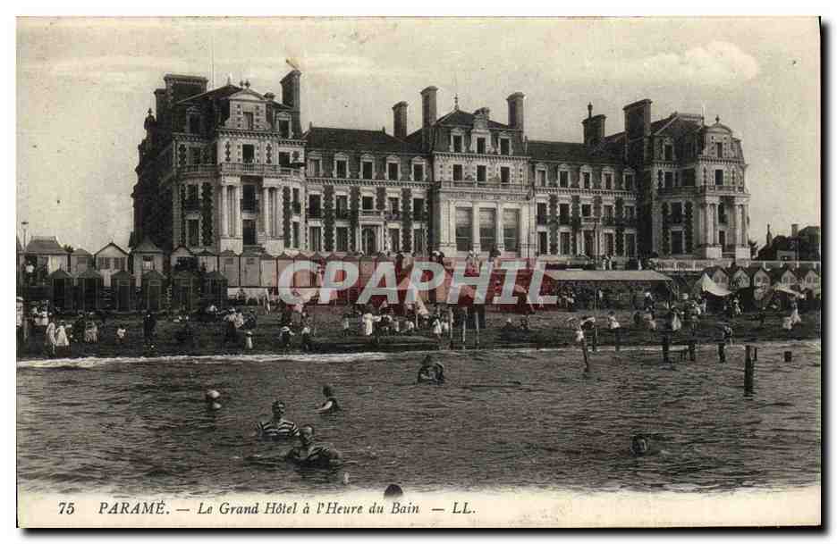 CPA Parame Le Grand Hotel a L Heure du Bain