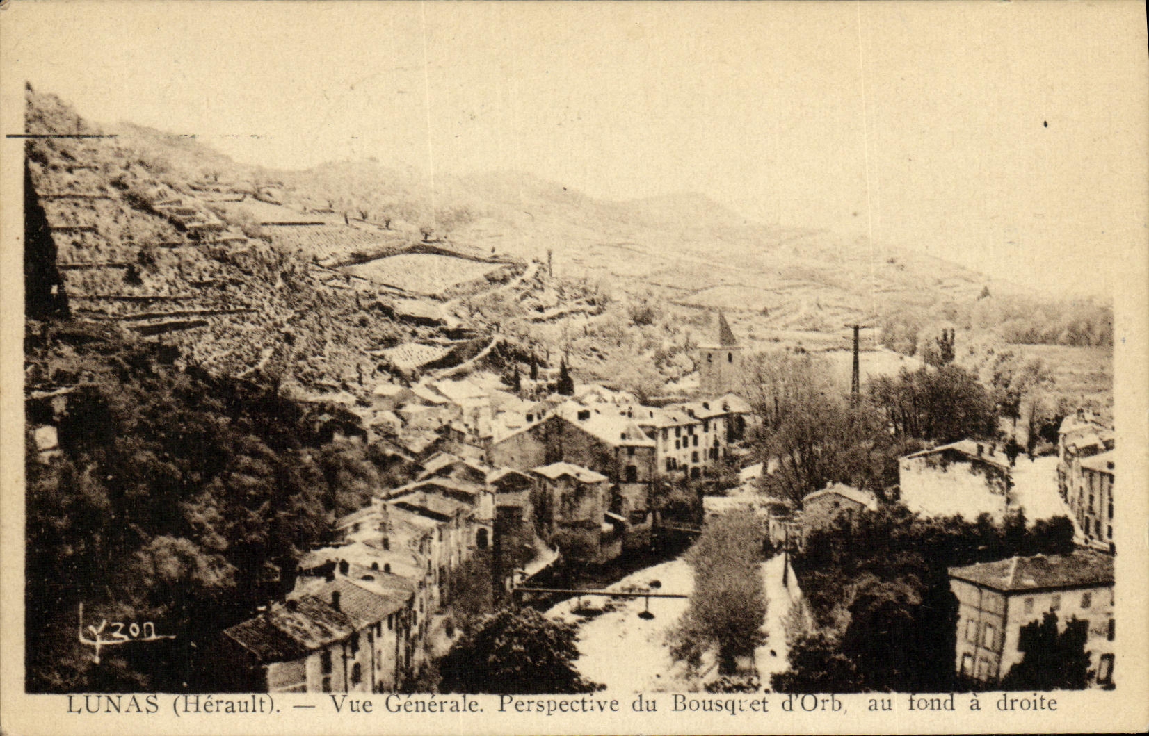 Lunas (Hérault) — Vue Générale. Perspective du Bousquet d'Orb, au fond à droite — Lyzon