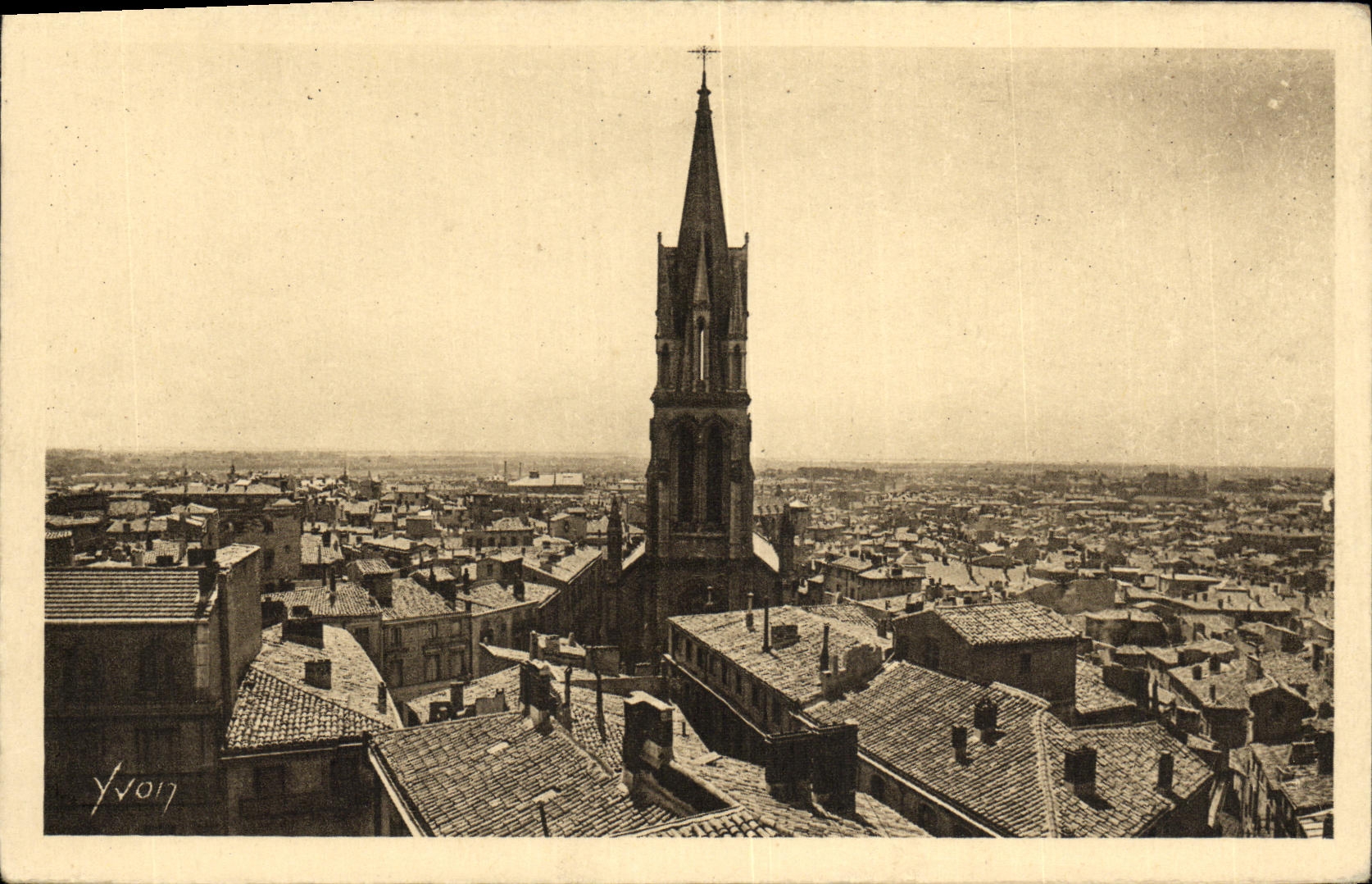 Montpellier — Panorama vers l'Église Sainte-Anne — YVOI7