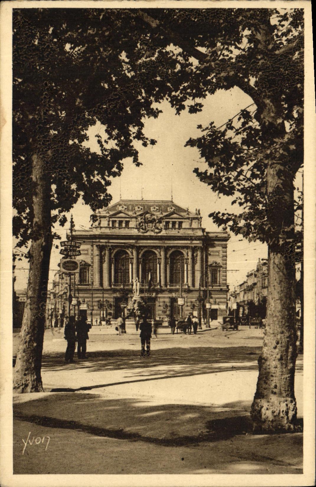 Montpellier — Place de la Comédie et le Théâtre — Éditions Yvon