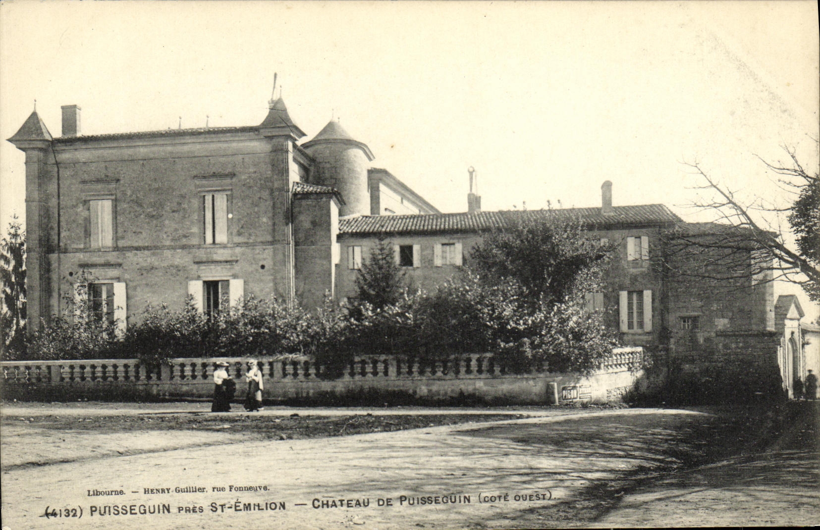 Puisseguin près St-Émilion — Château de Puisseguin (côté ouest) — Henry Guillier, rue Fonneye, Libourne