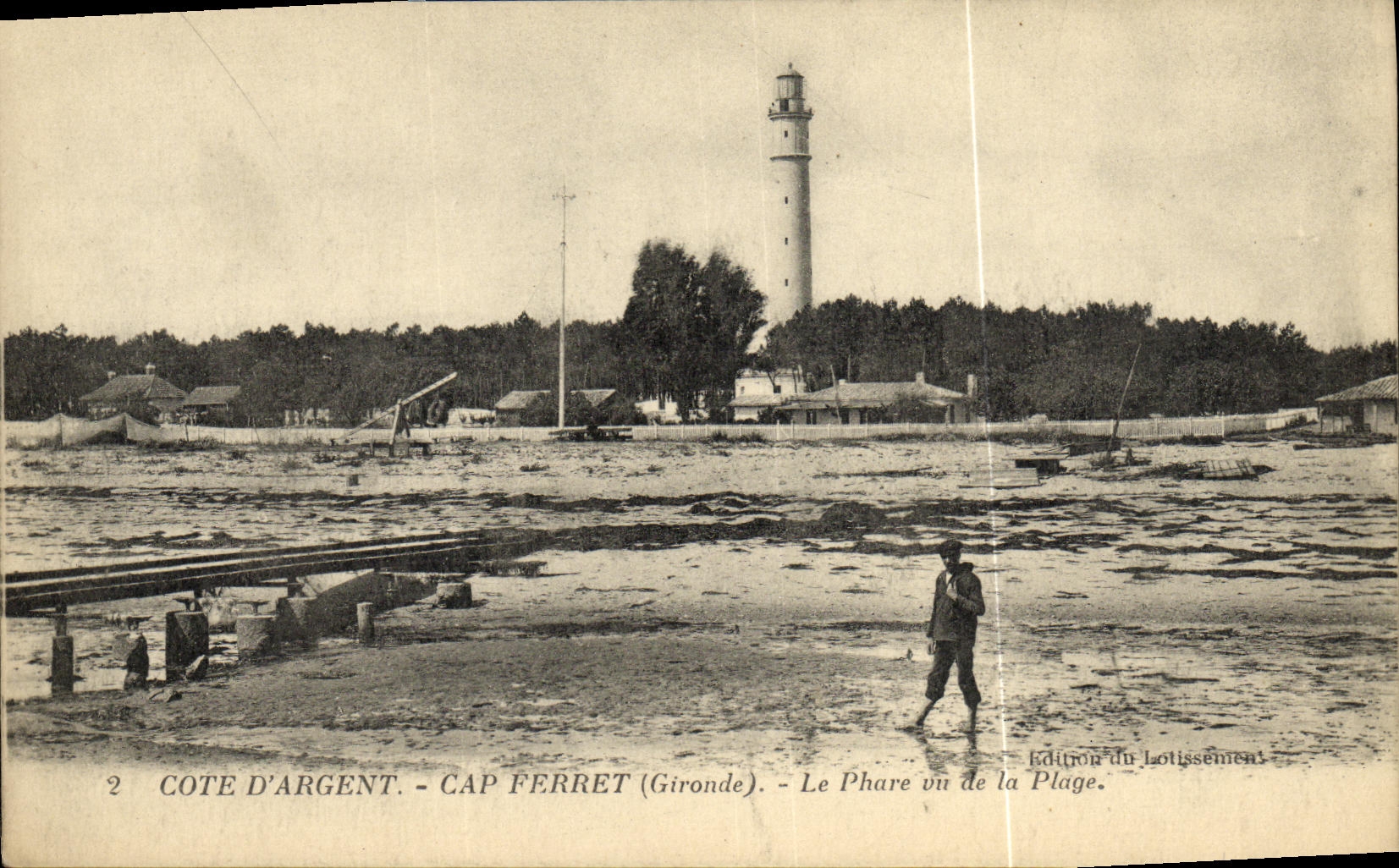 CPA Cote D Argent Cap Ferret Le Phare vu de la Plage