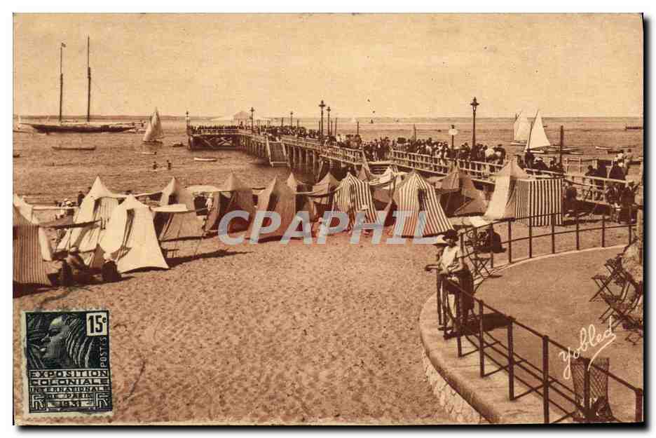 CPA Arcachon La Grande jetee et la Plage