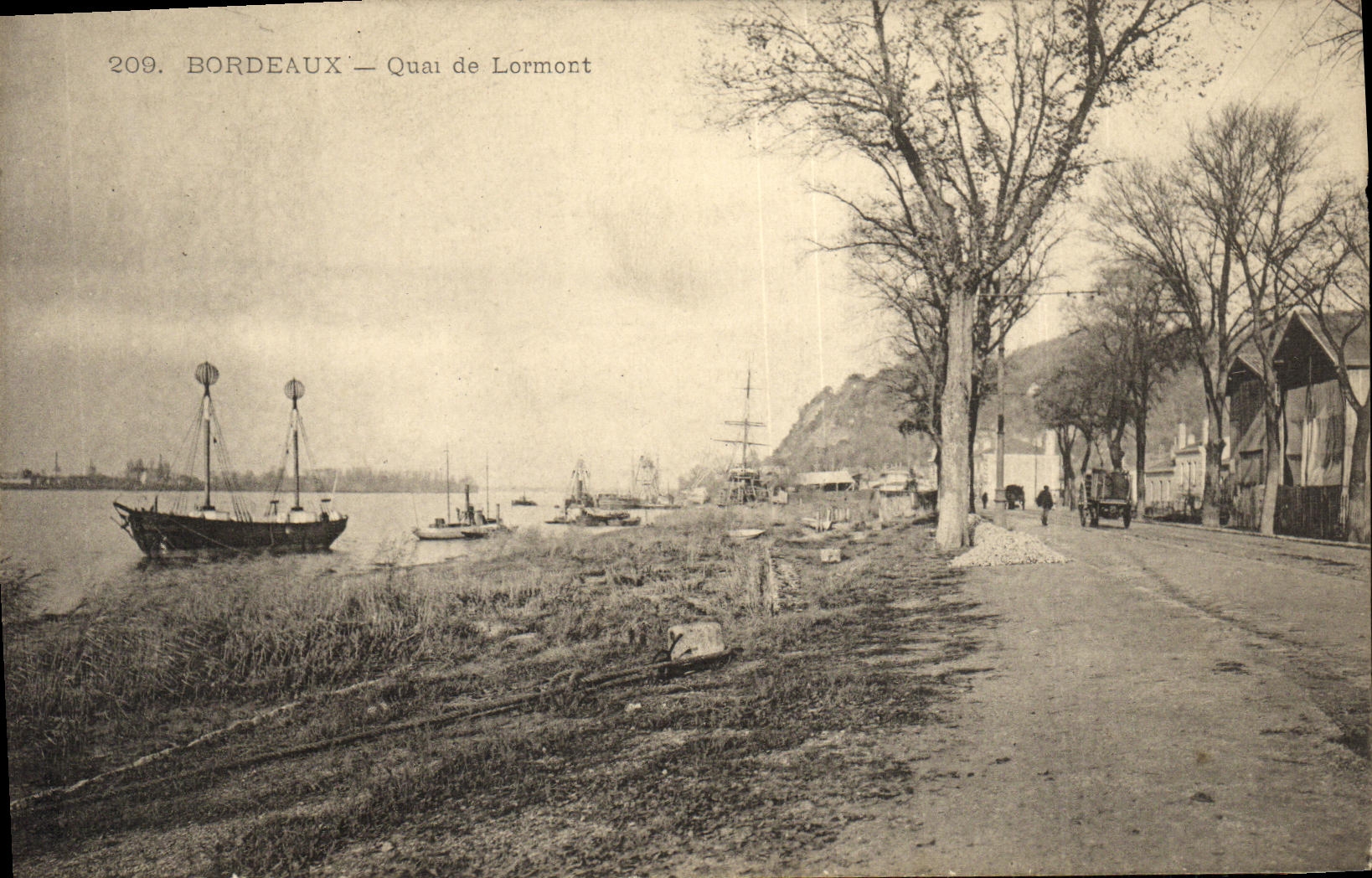 CPA Bordeaux Quai de Lormont Bateau