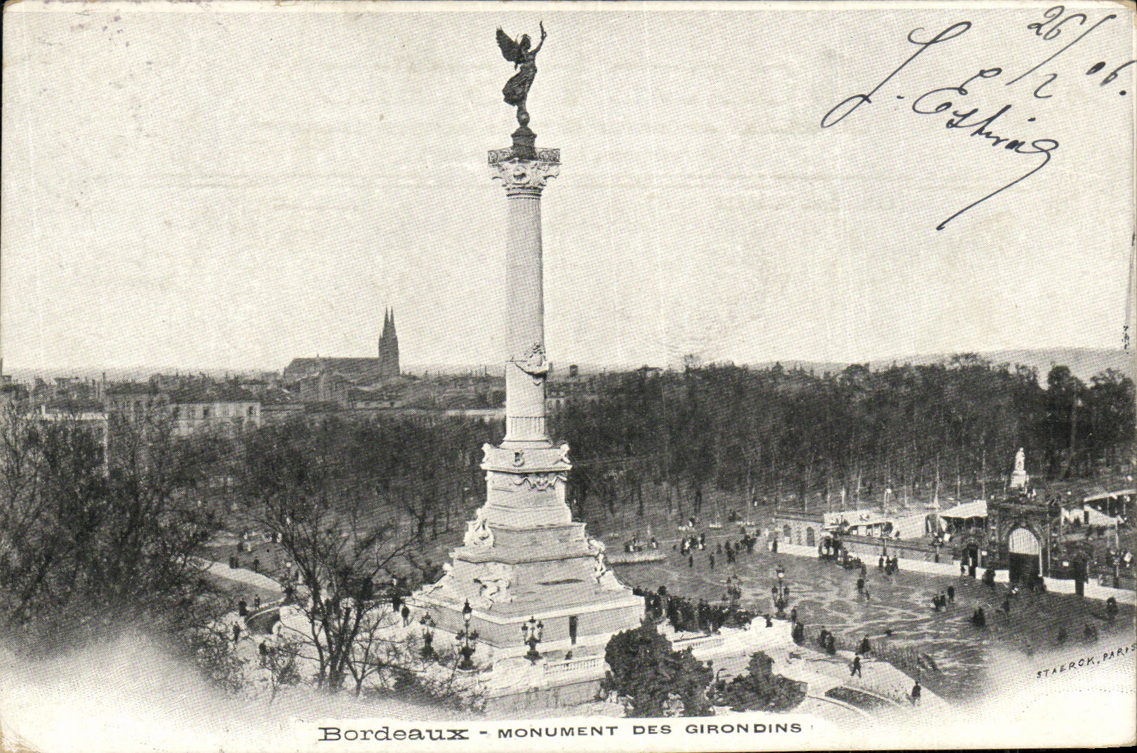 CPA Bordeaux Monument Des Girondins animation a droite 
