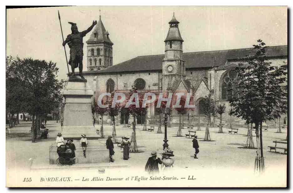 CPA Bordeaux Les Allees et L Eglise Saint Seurin